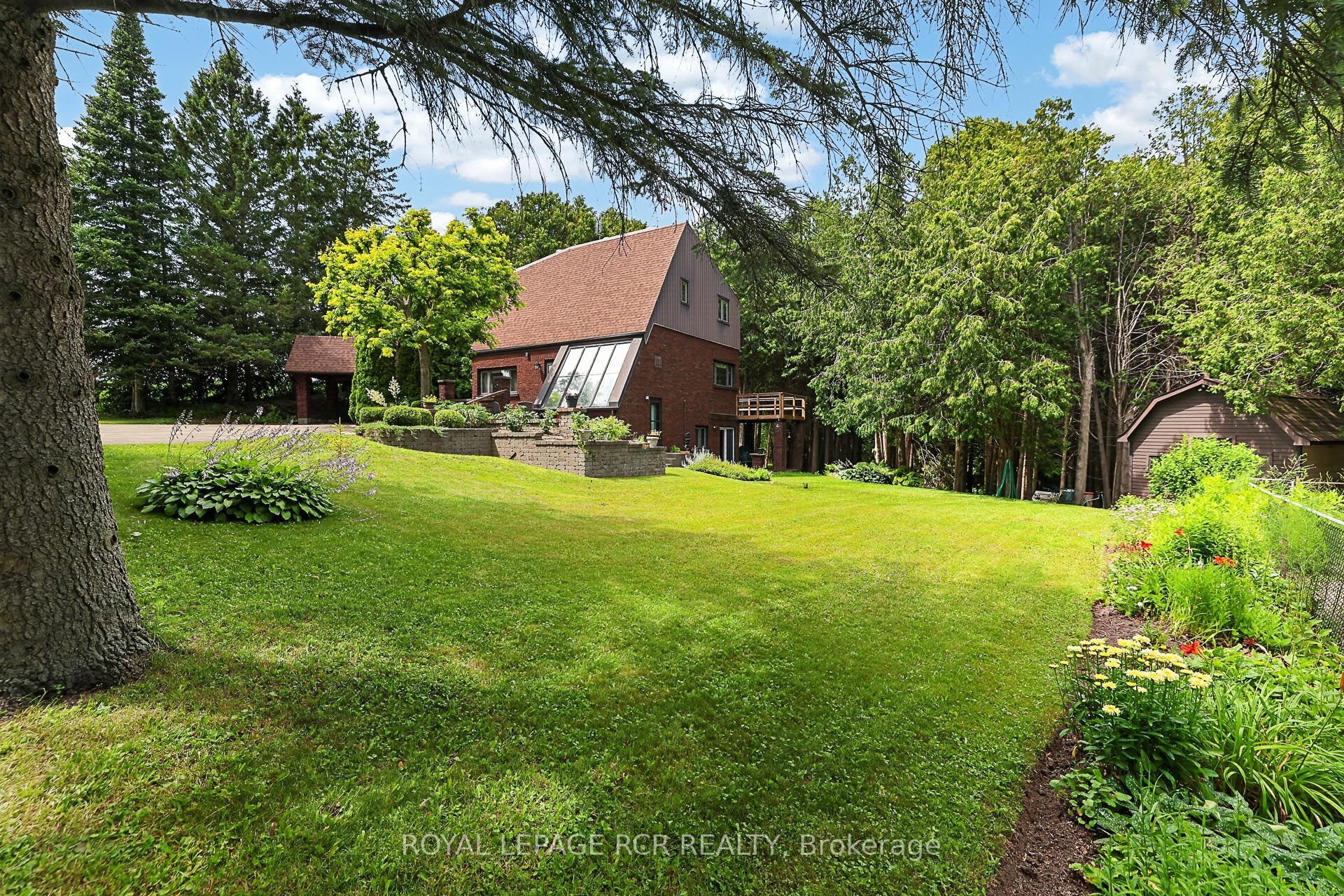 502 Townline Road Property Photo 8