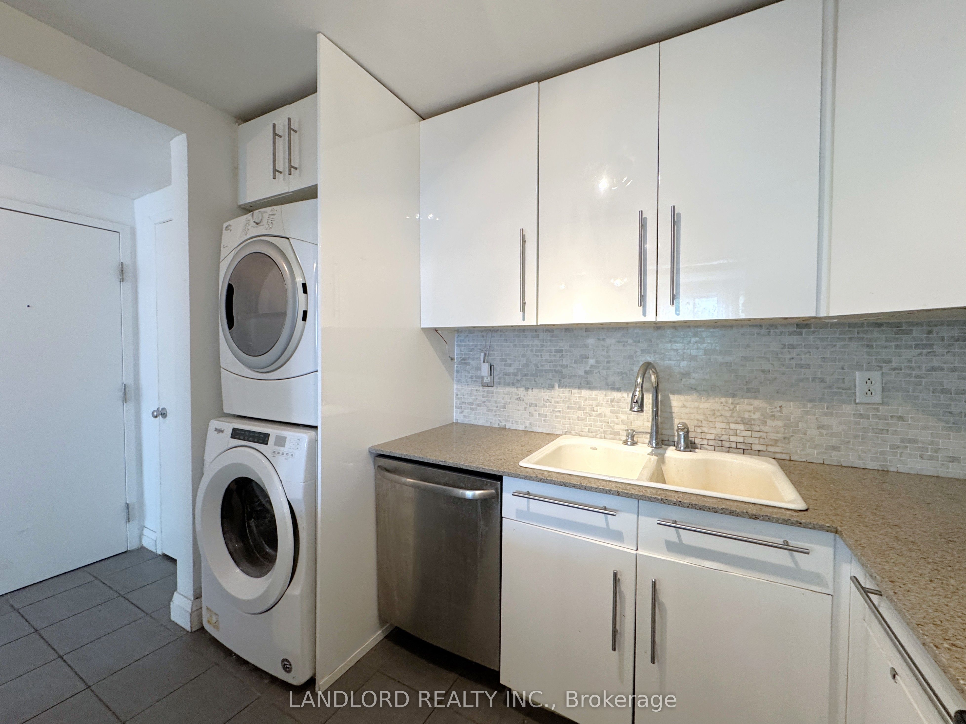 1175 Queen Street E B Property Photo 3