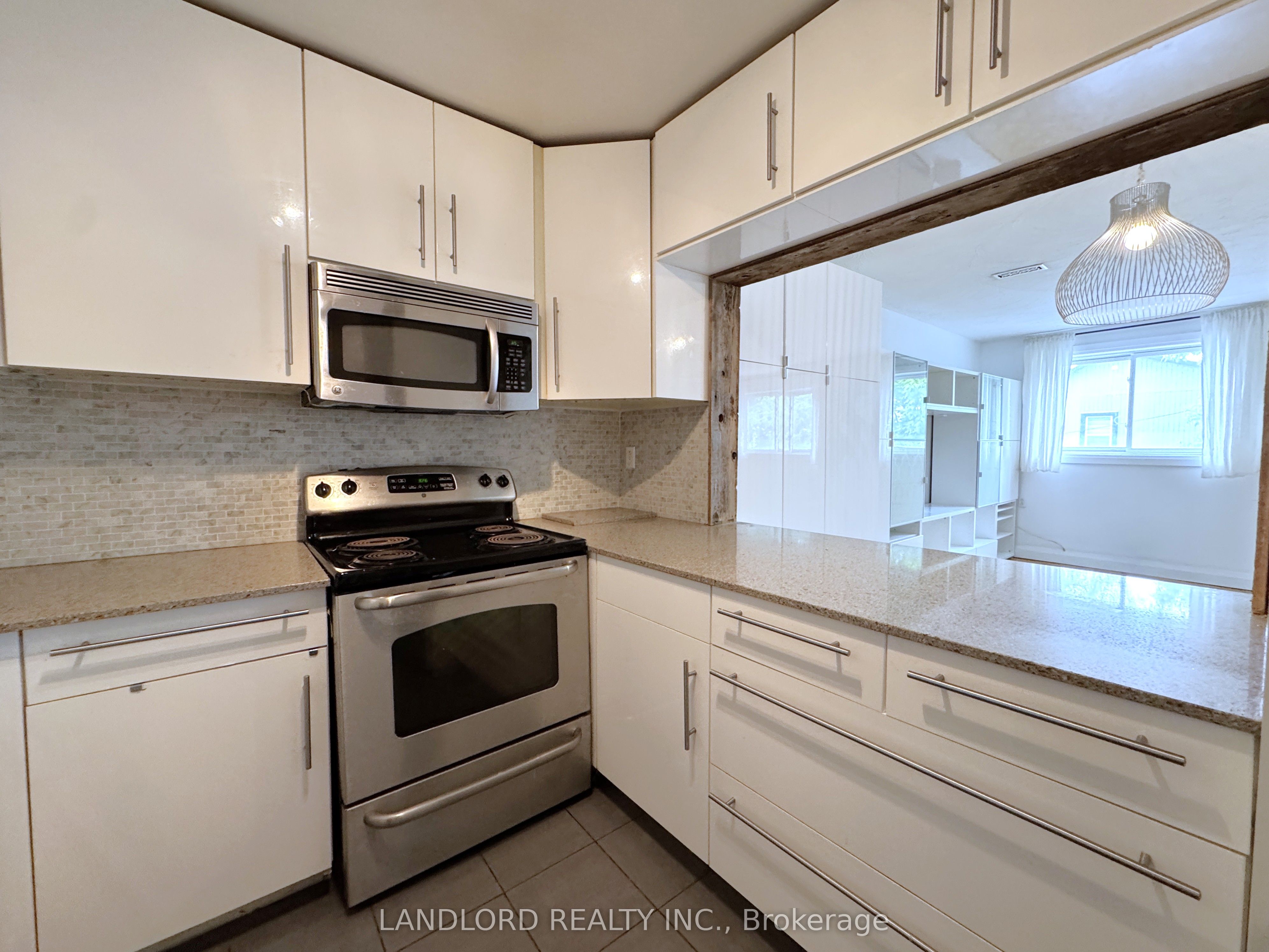 1175 Queen Street E B Property Photo 5