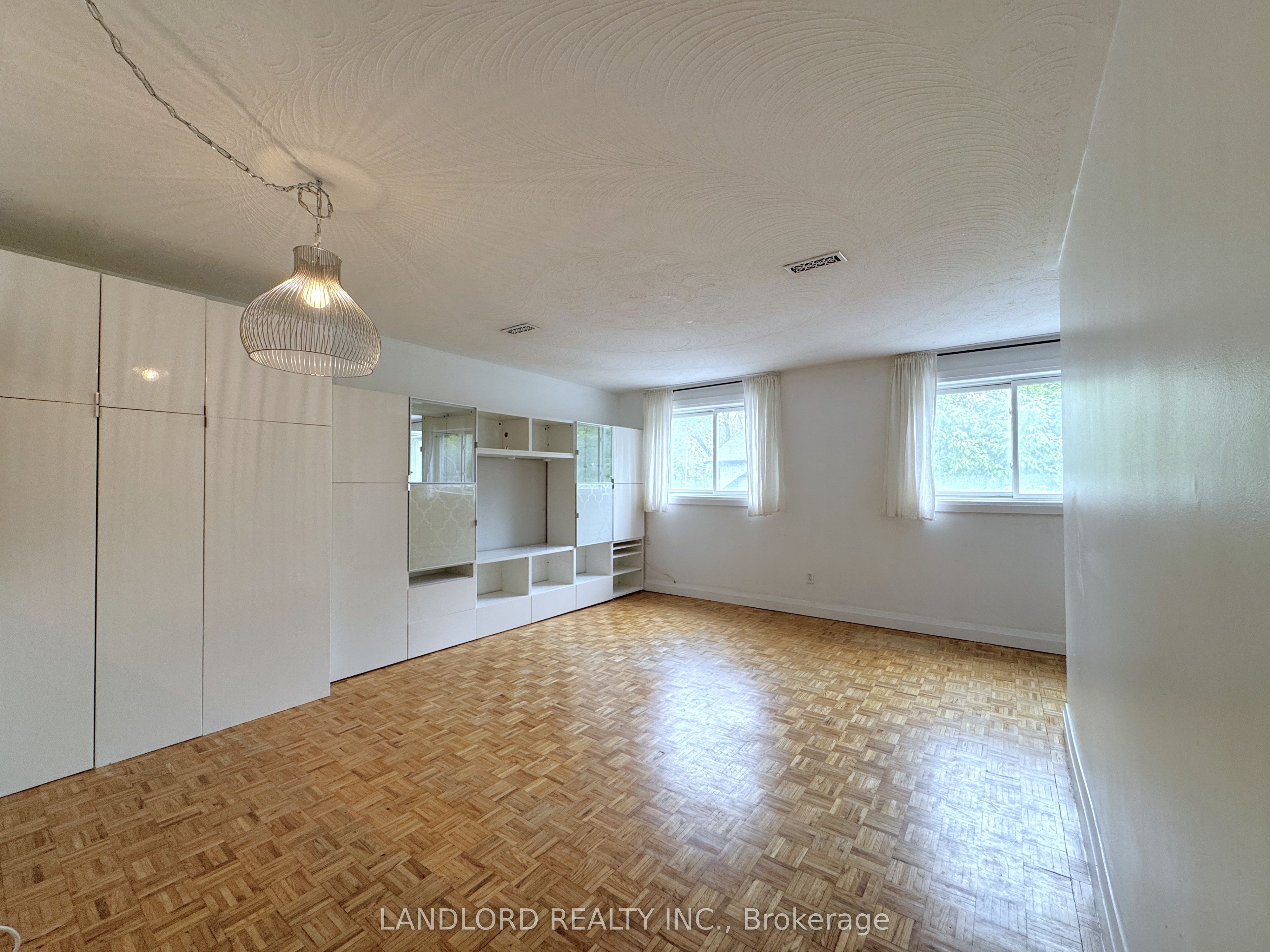 1175 Queen Street E B Property Photo 7