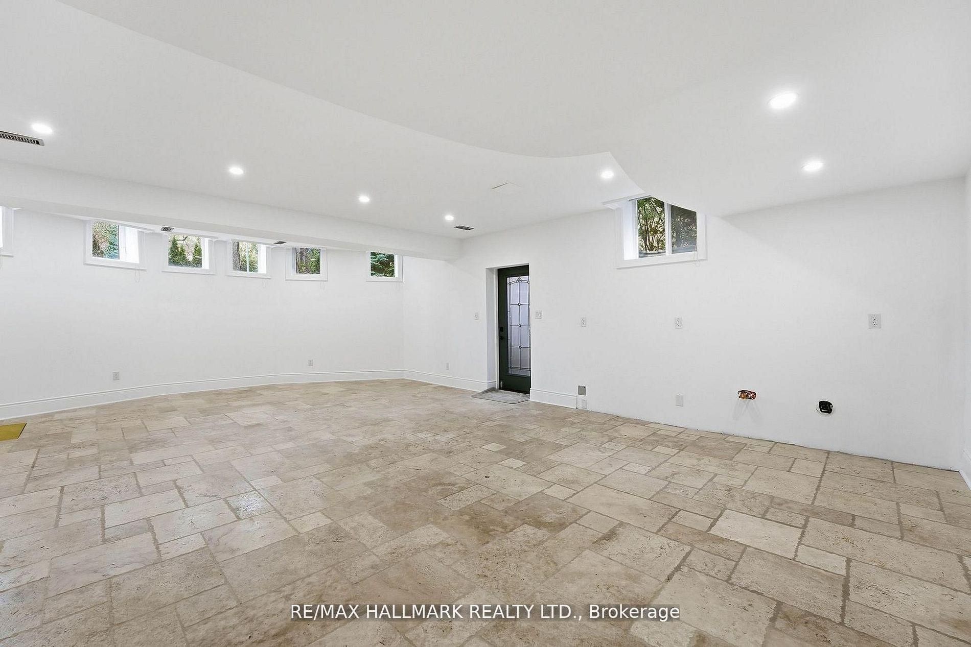 32 Orchard Park Drive Property Photo 39