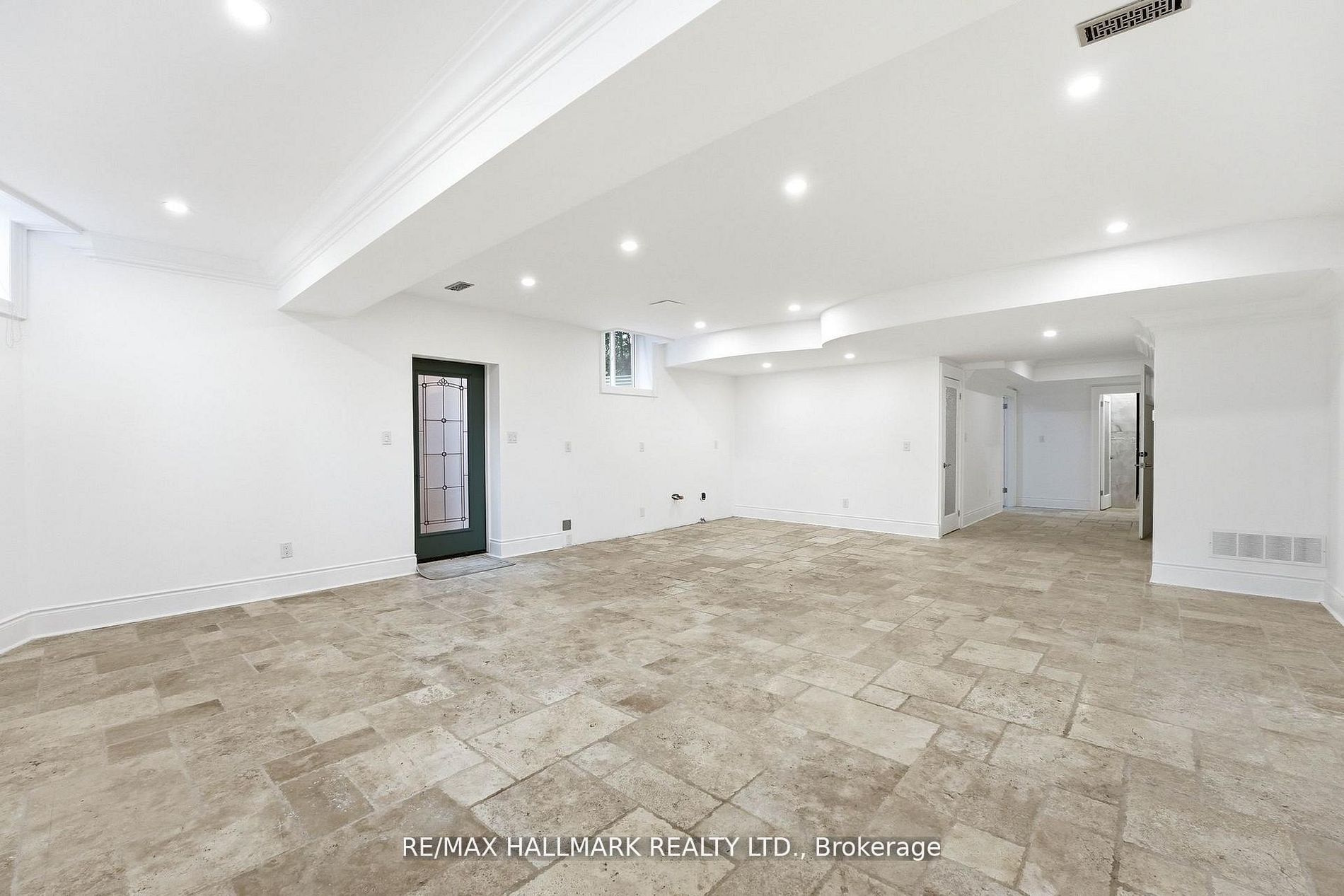 32 Orchard Park Drive Property Photo 40