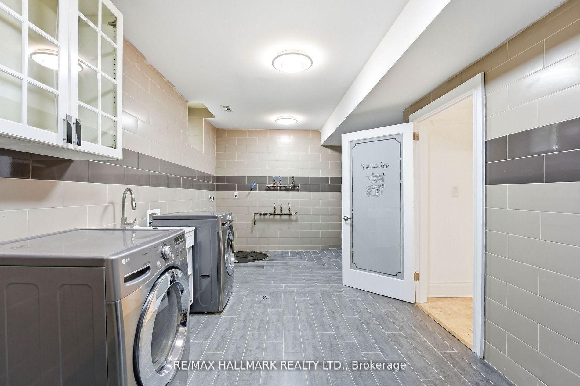 32 Orchard Park Drive Property Photo 41