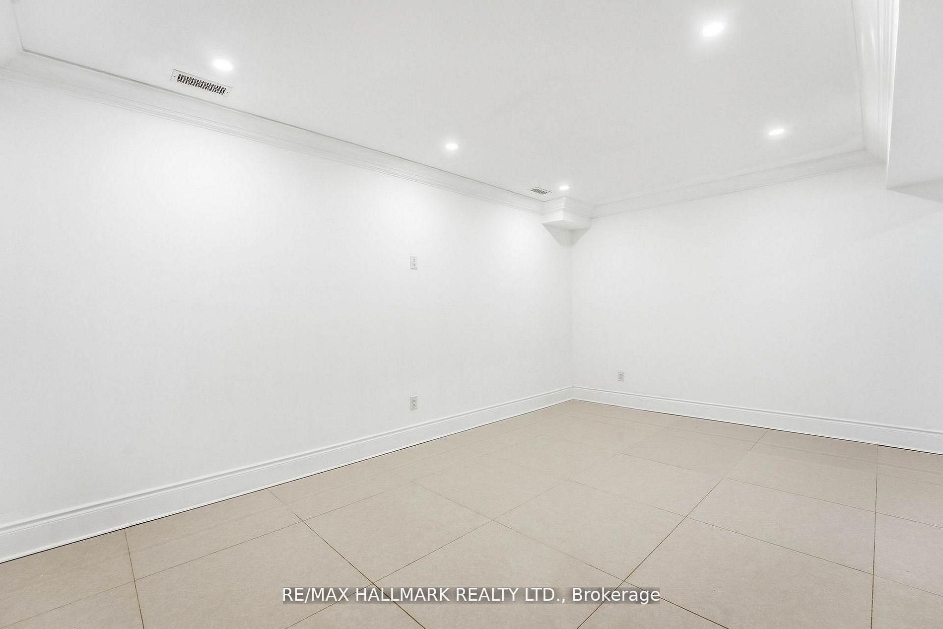 32 Orchard Park Drive Property Photo 43