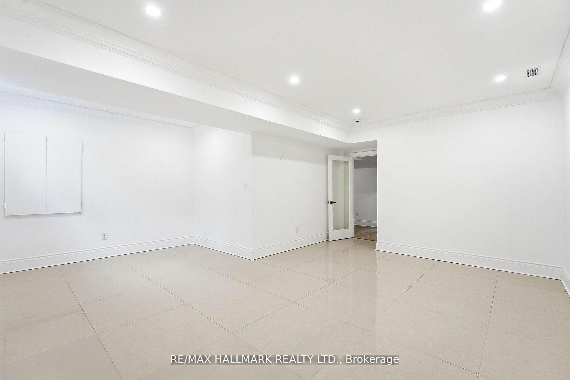 32 Orchard Park Drive Property Photo 44