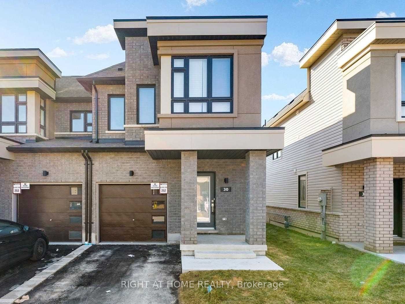 30 Caspian Square Property Photo 3