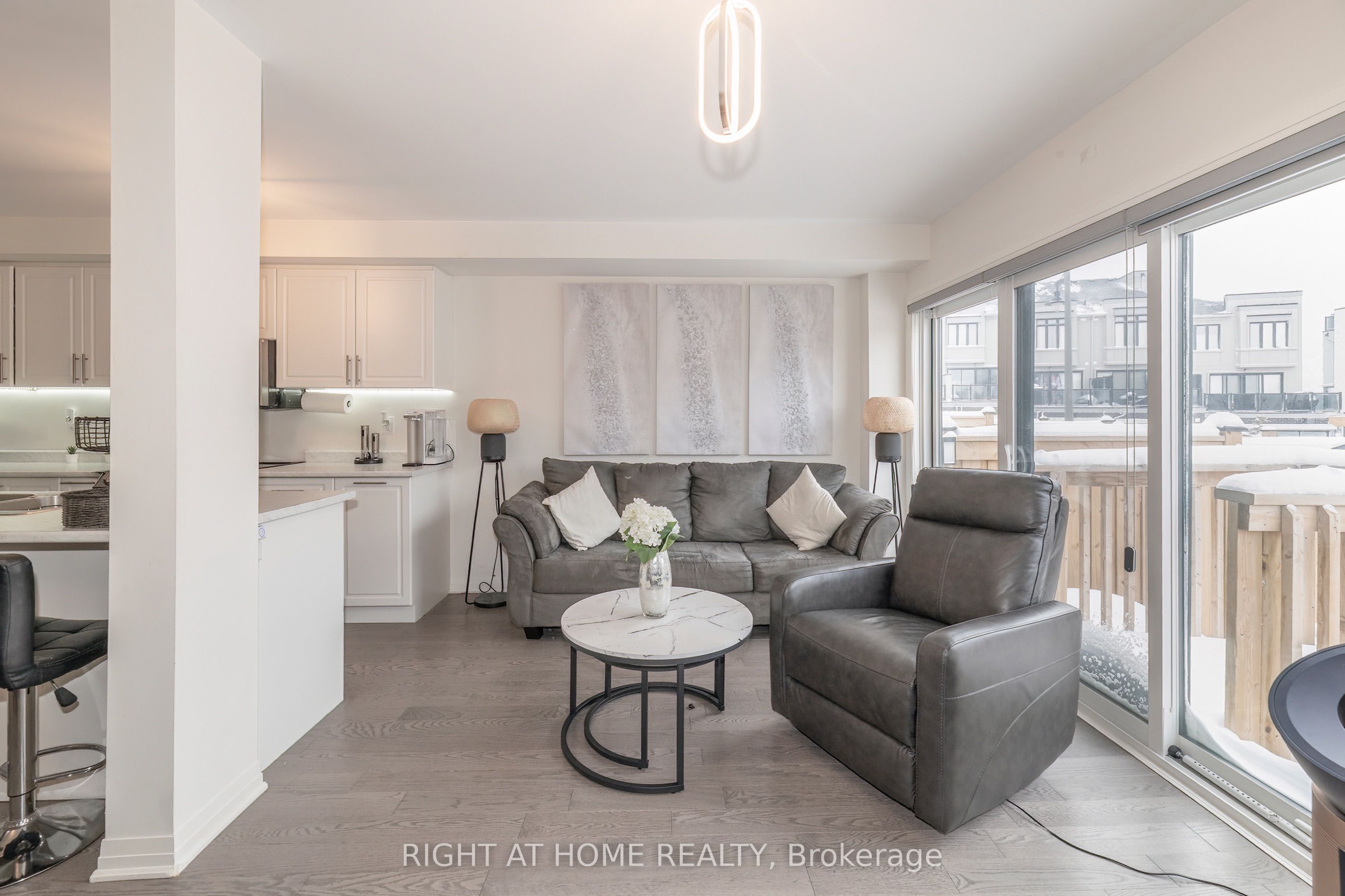 30 Caspian Square Property Photo 8