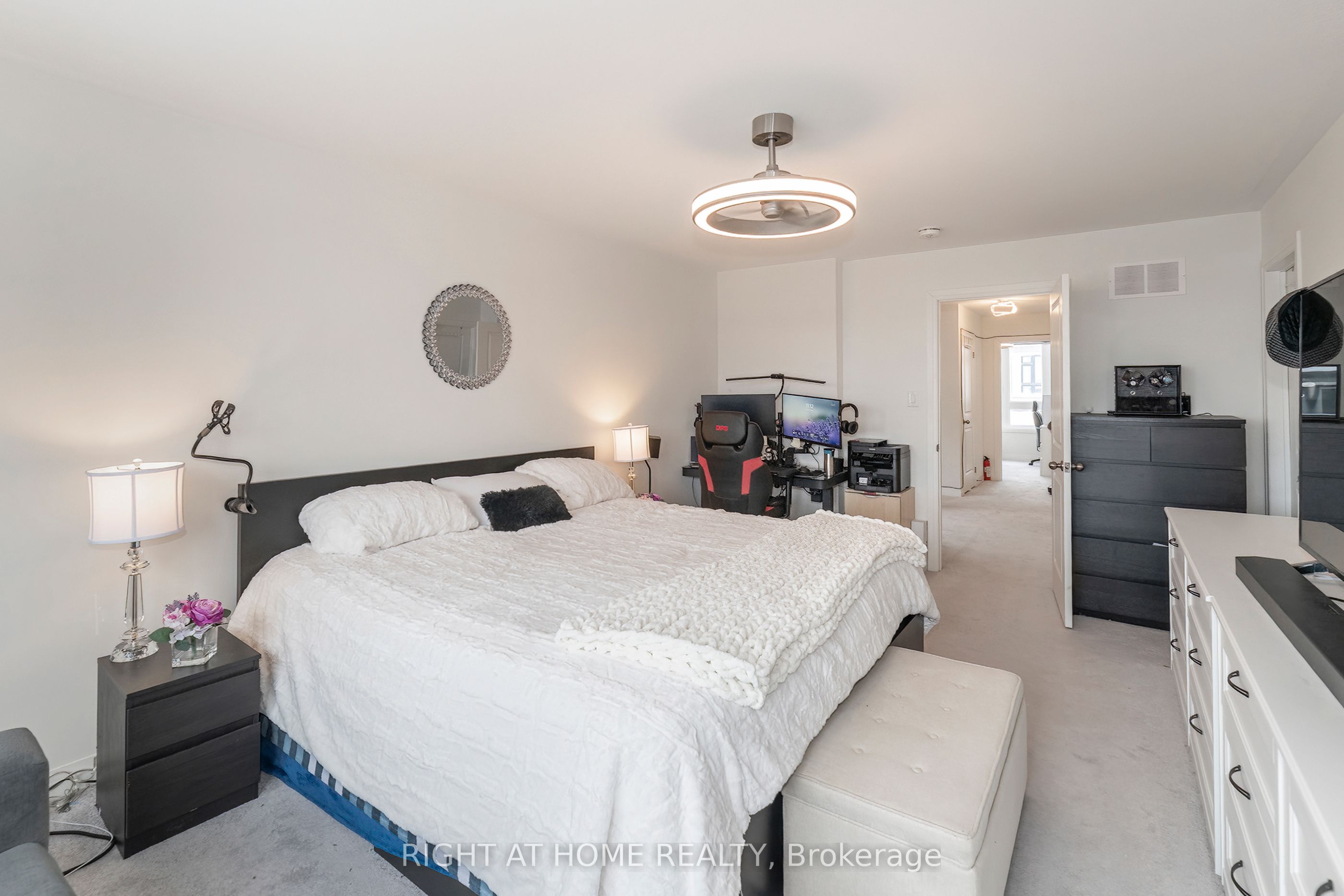 30 Caspian Square Property Photo 18