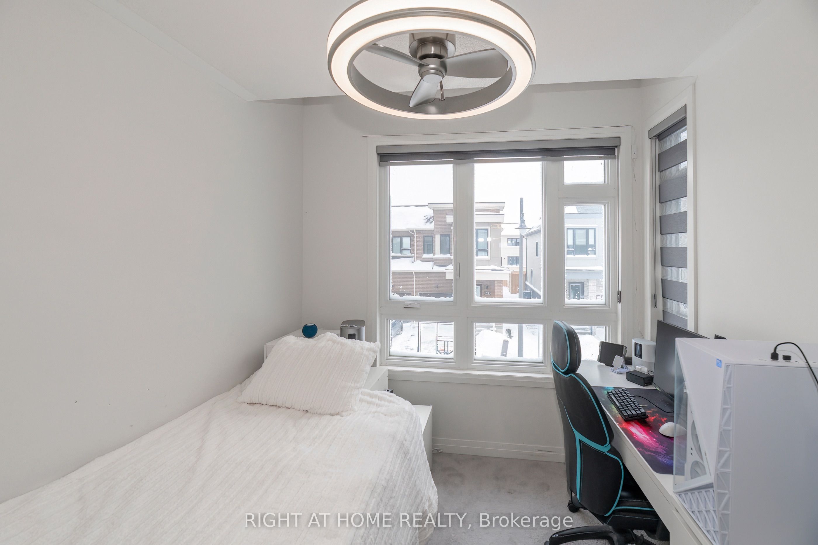 30 Caspian Square Property Photo 19