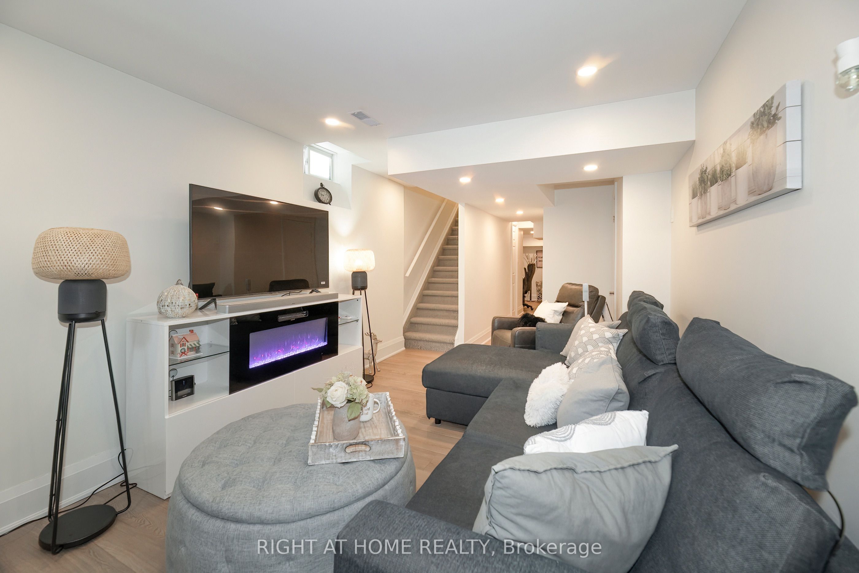 30 Caspian Square Property Photo 22