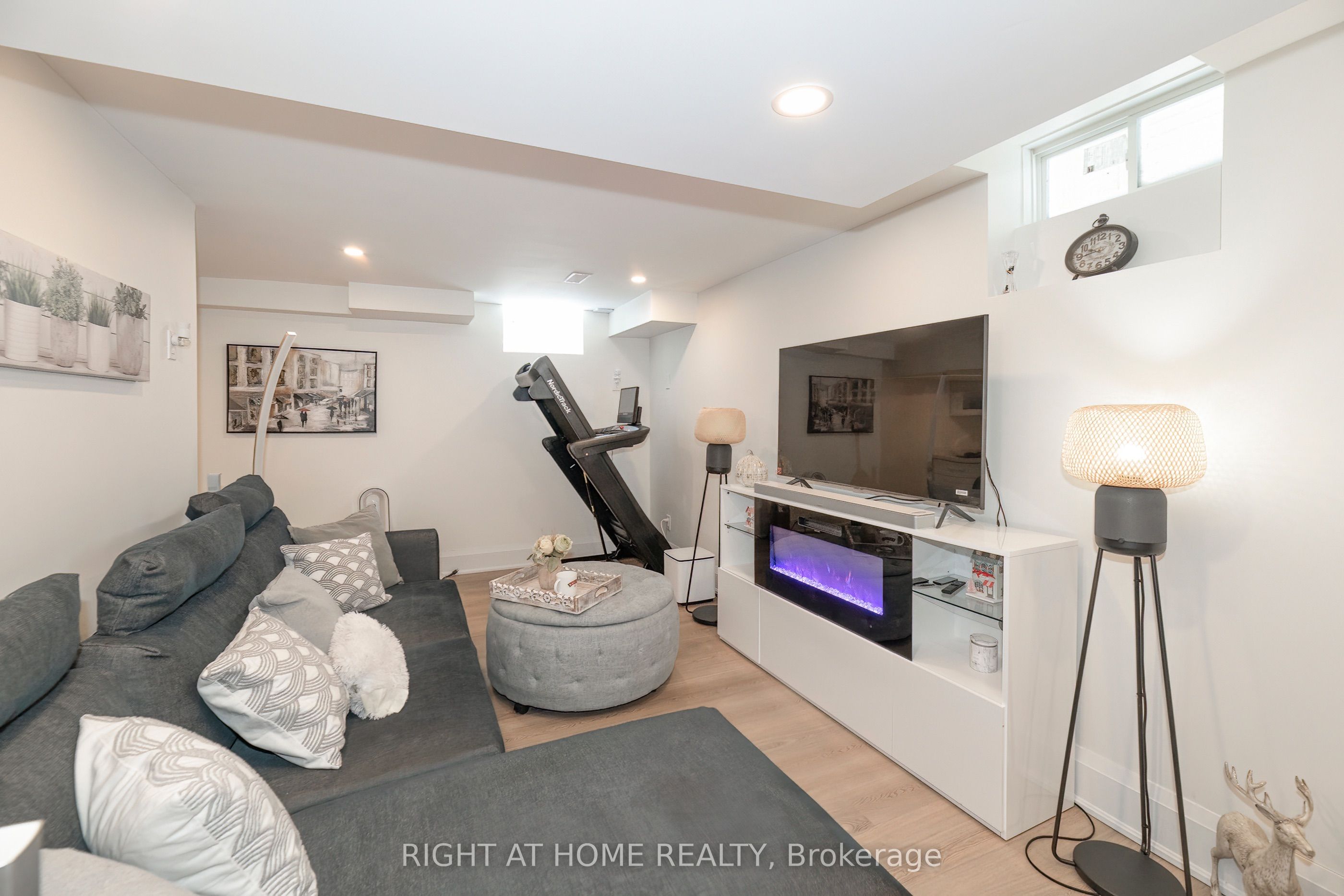 30 Caspian Square Property Photo 24