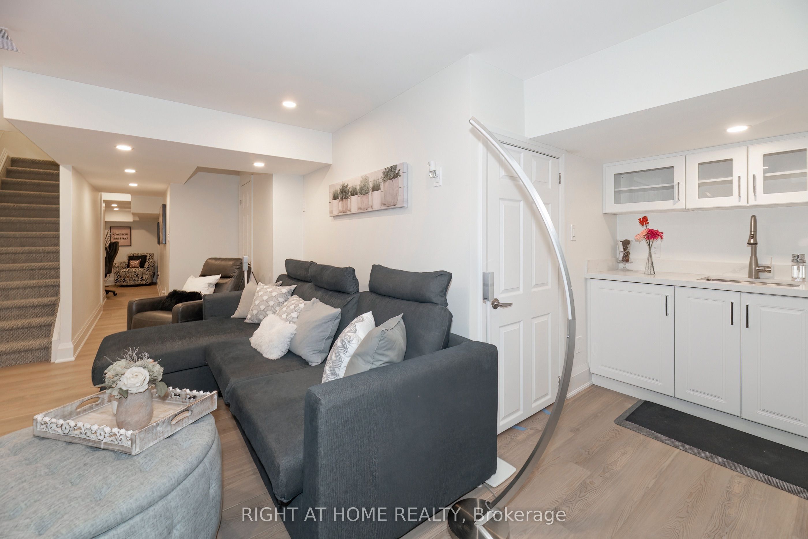 30 Caspian Square Property Photo 25