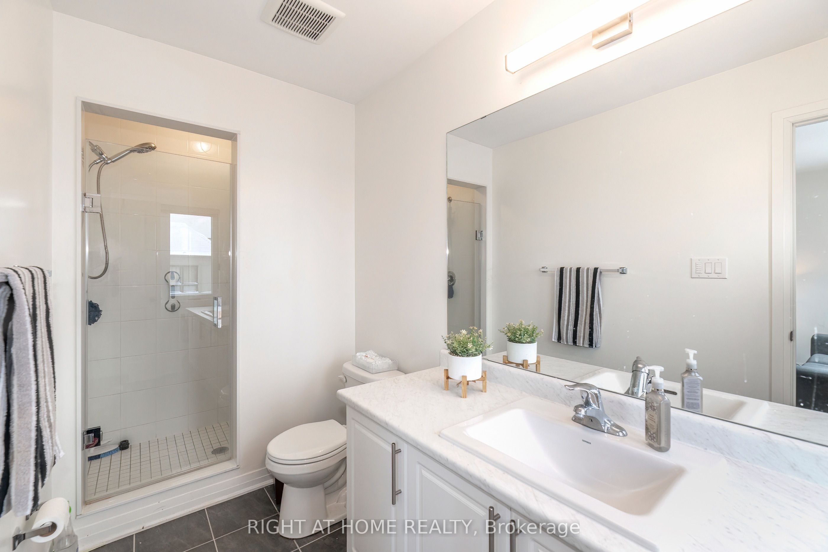 30 Caspian Square Property Photo 34