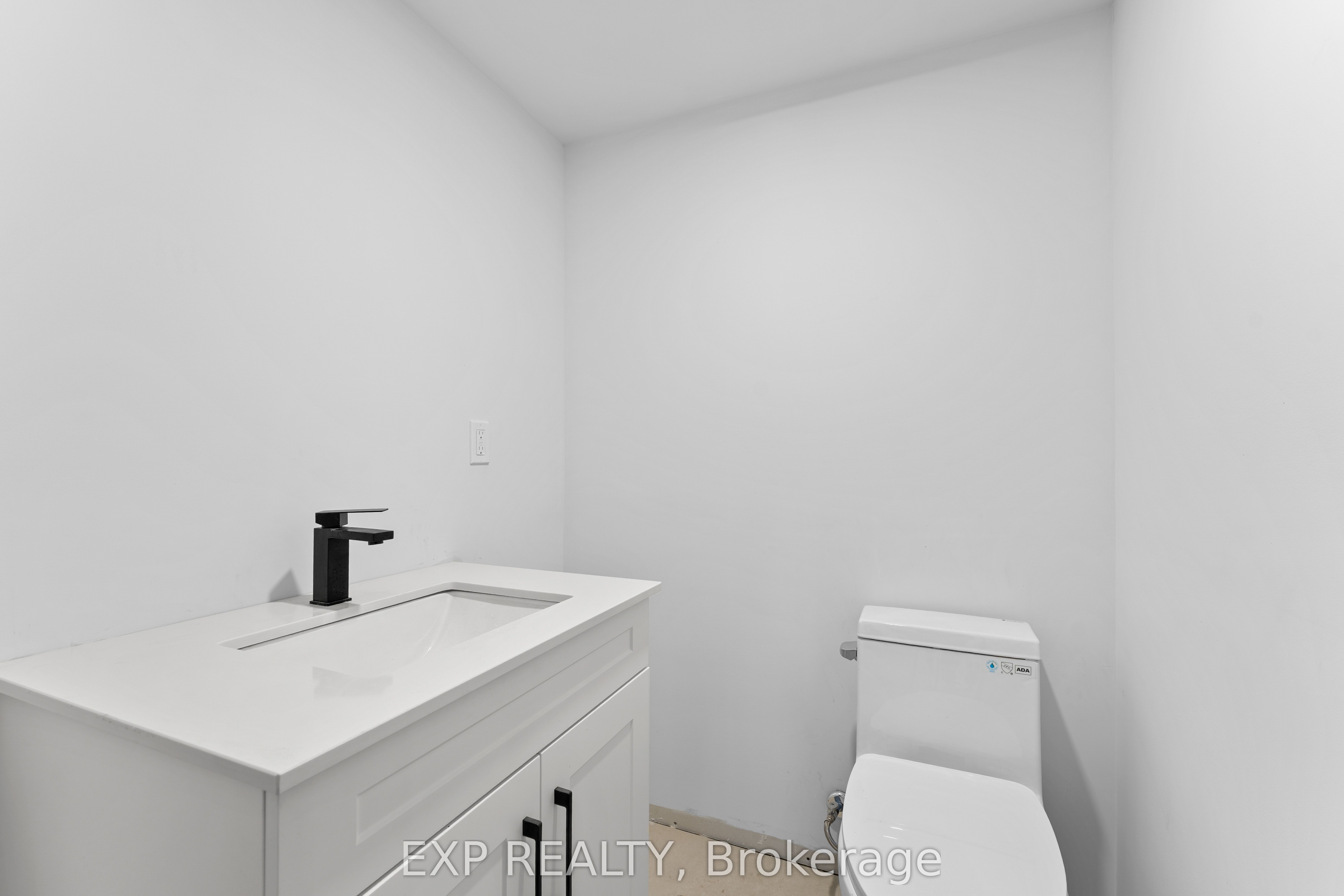 1558 Queen Street E Property Photo 11