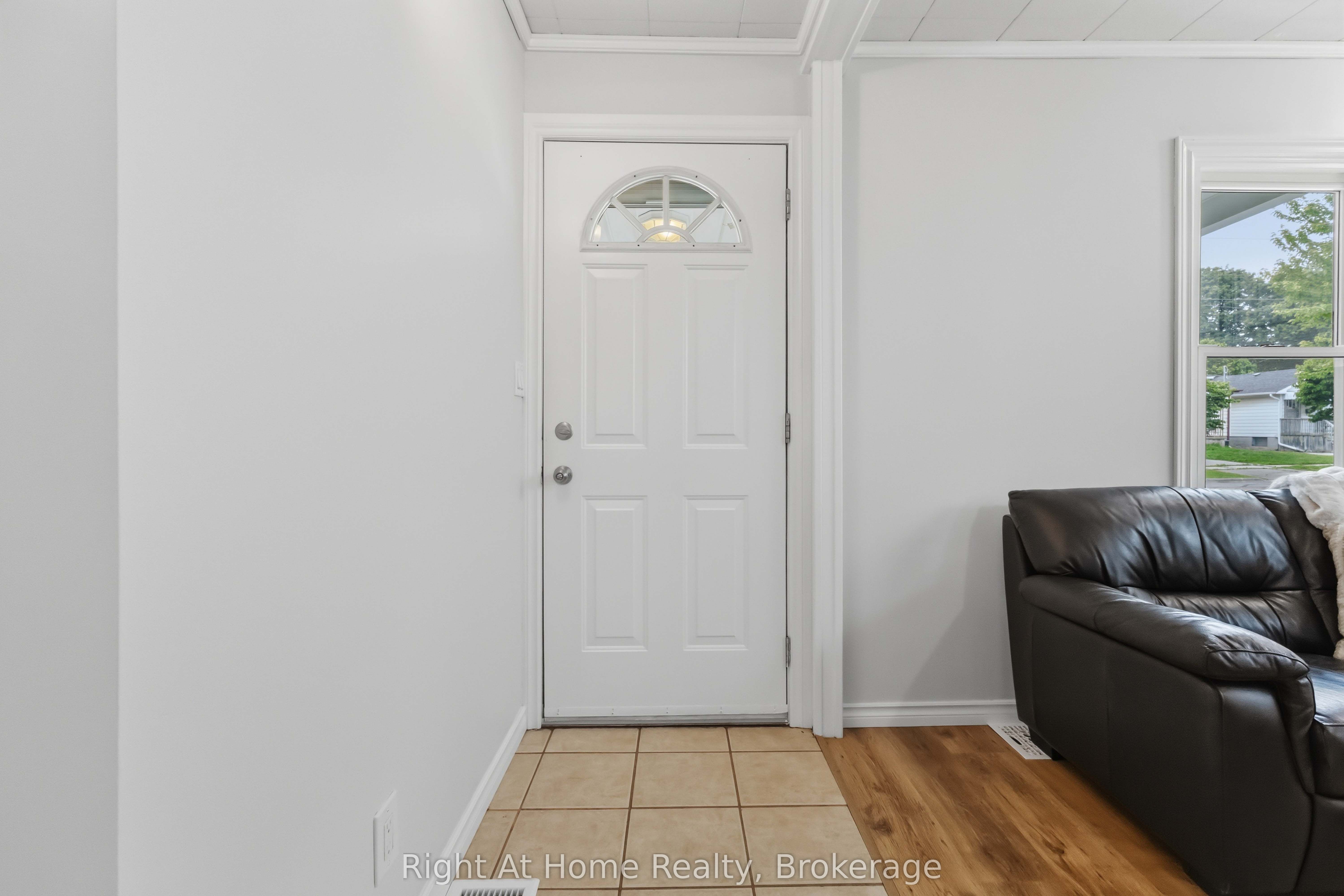 127 Montrave Avenue Property Photo 3