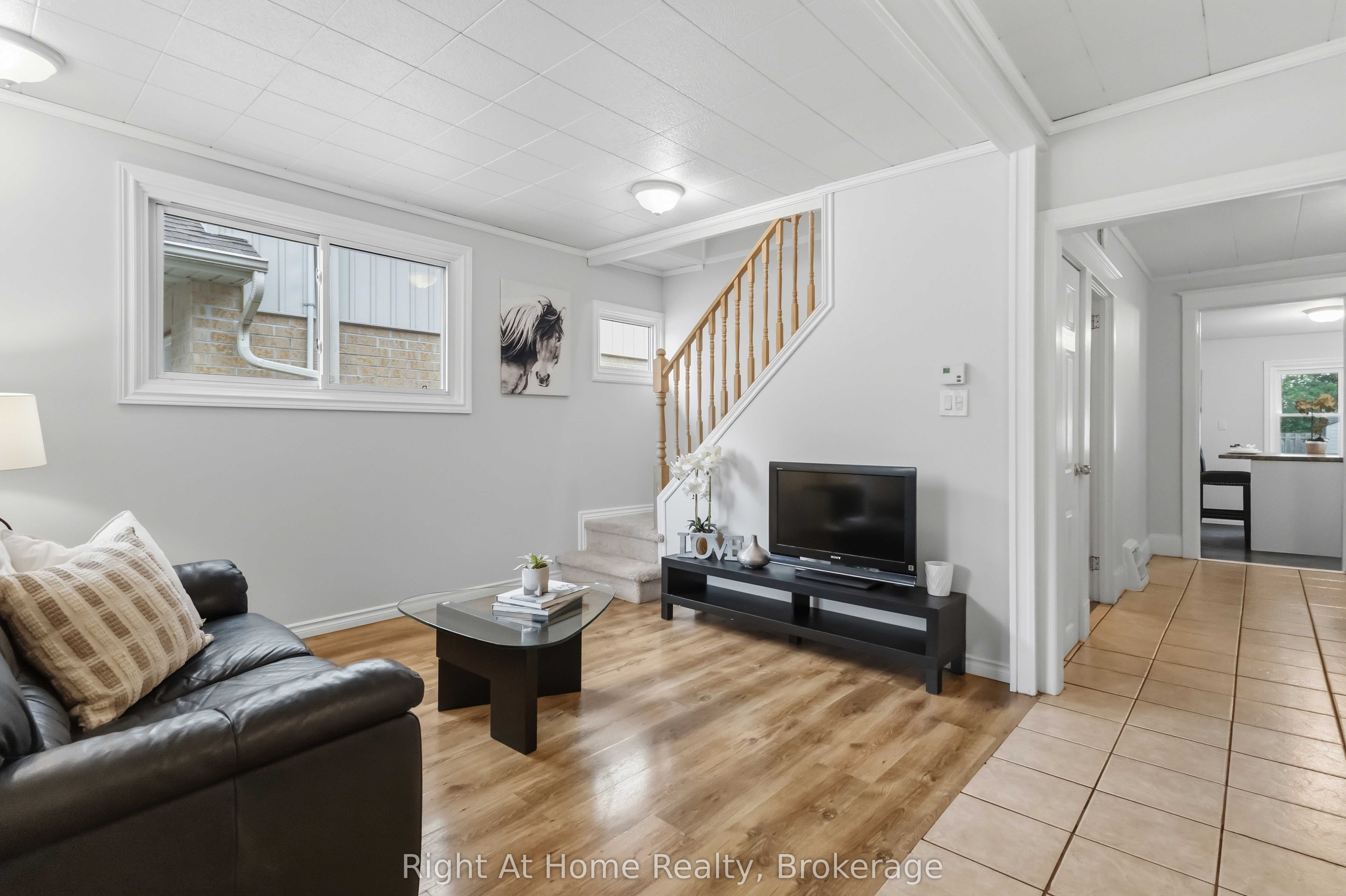 127 Montrave Avenue Property Photo 7