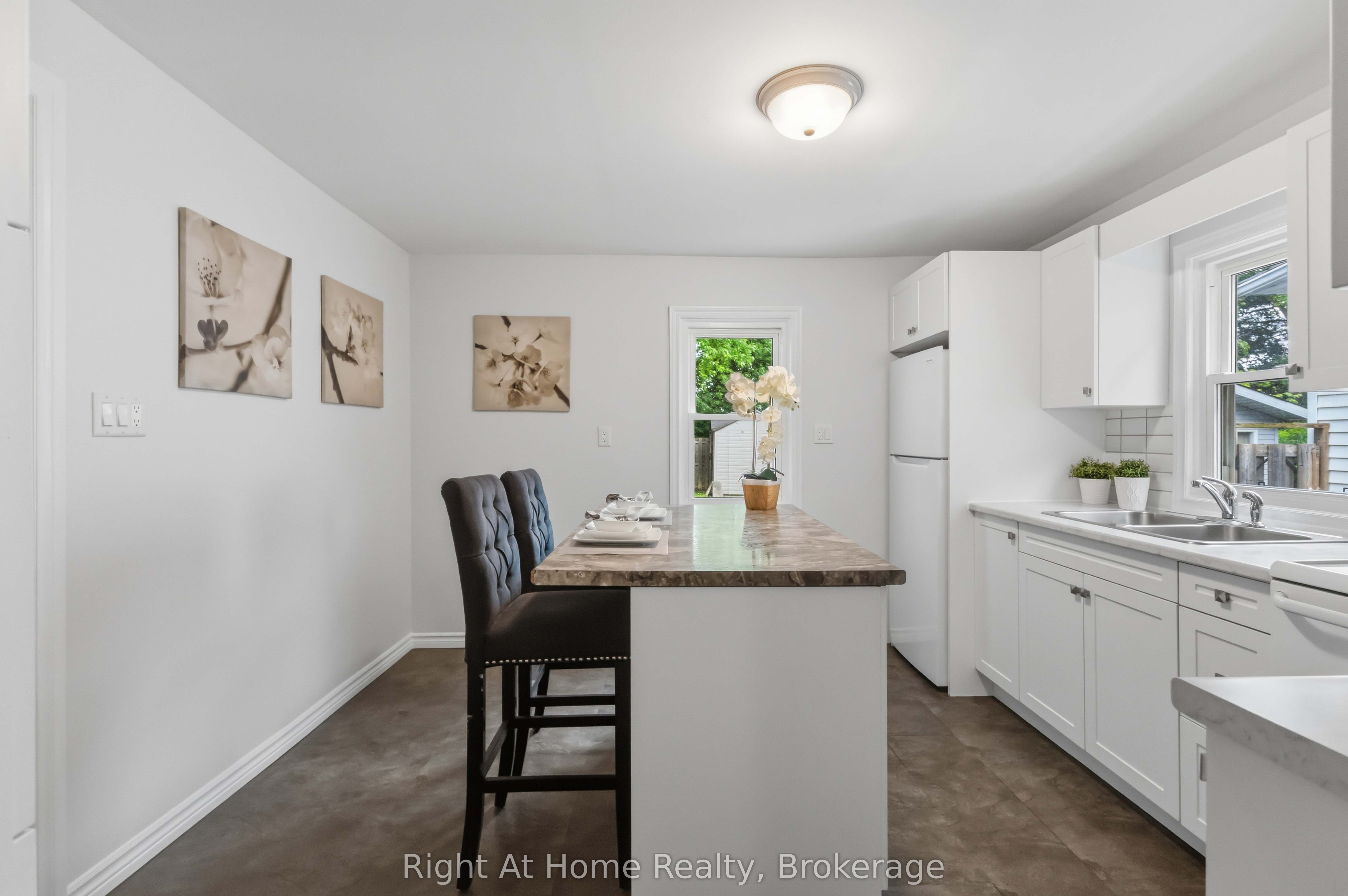 127 Montrave Avenue Property Photo 10