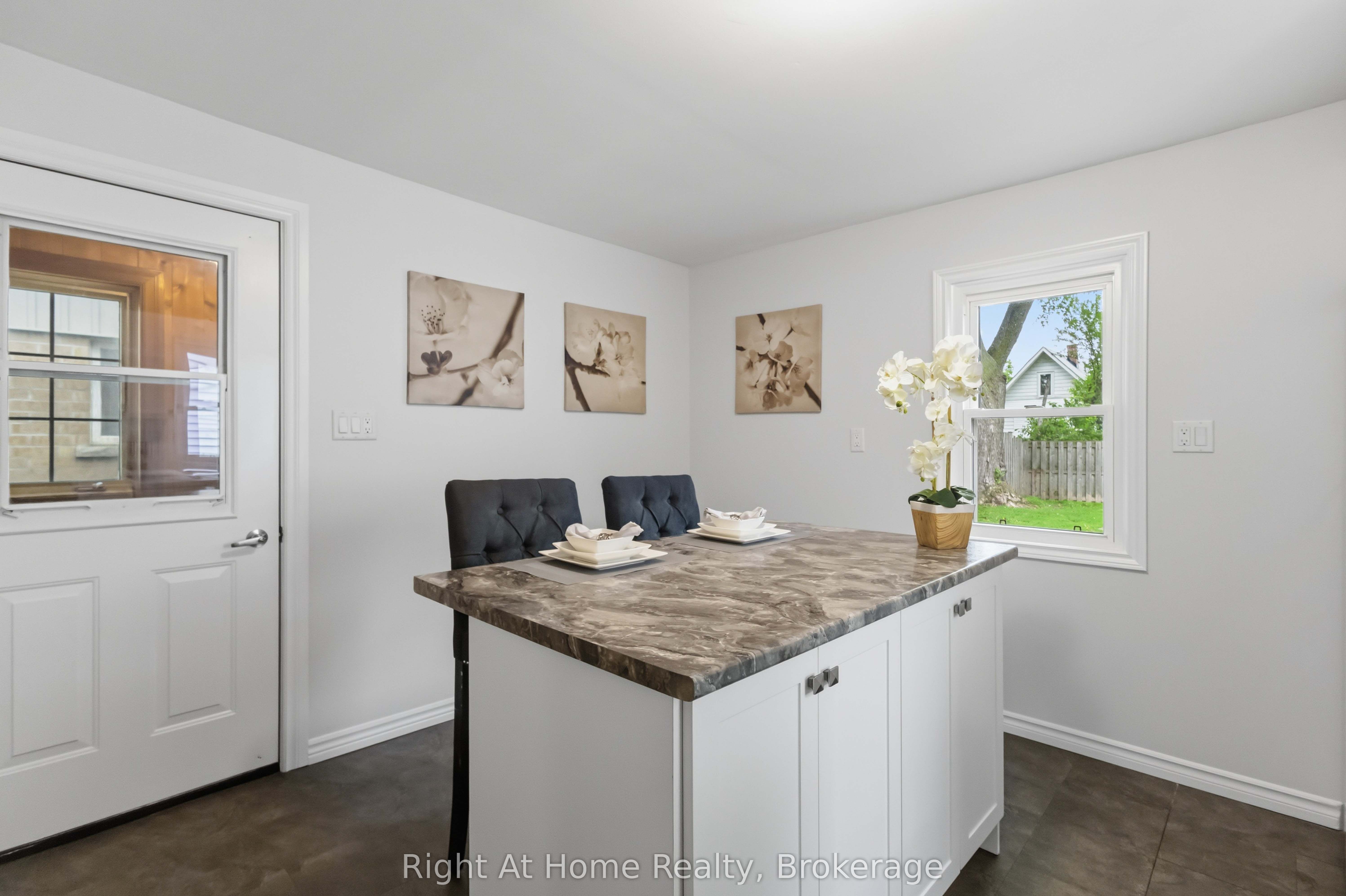 127 Montrave Avenue Property Photo 11