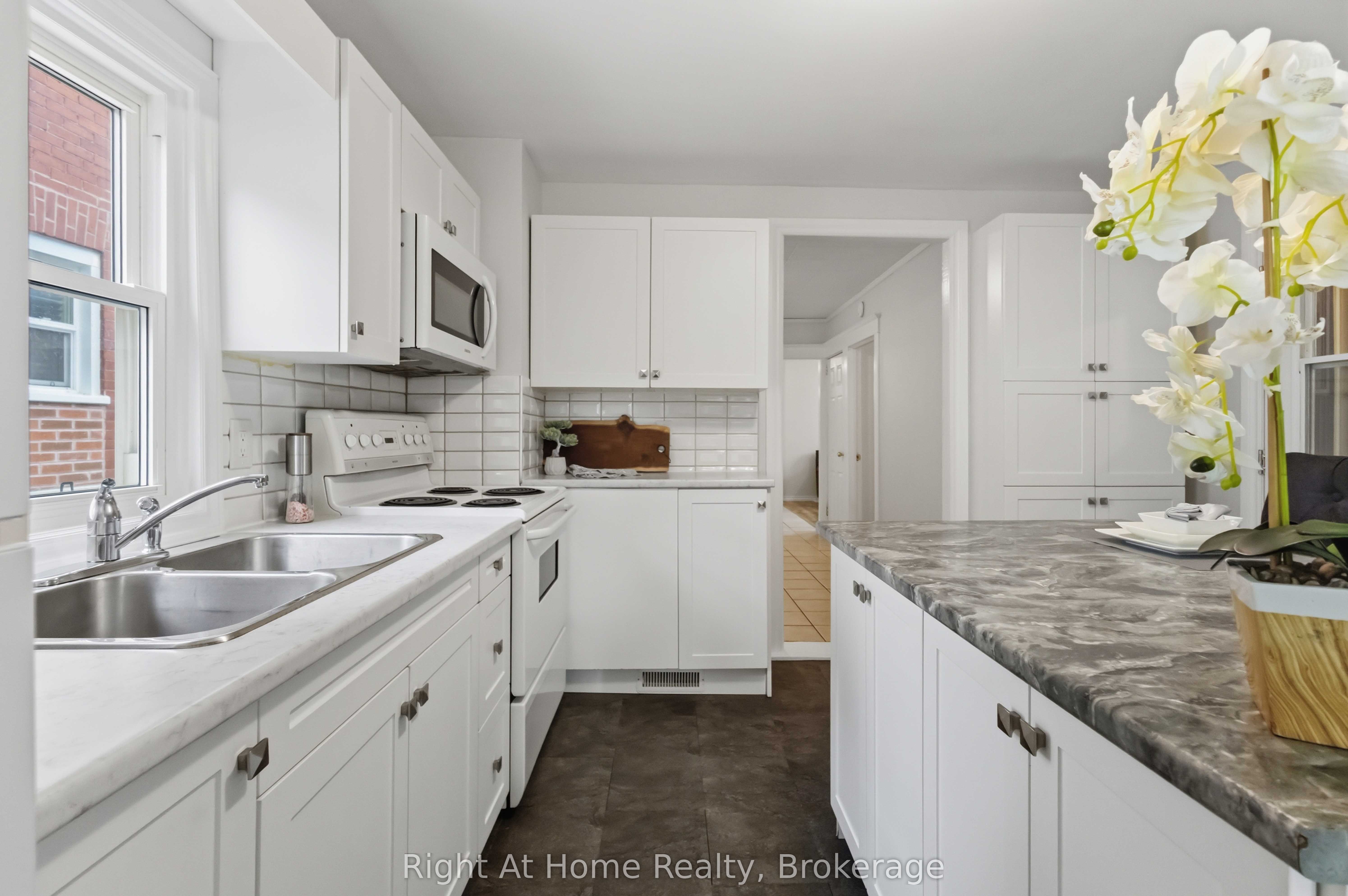 127 Montrave Avenue Property Photo 13