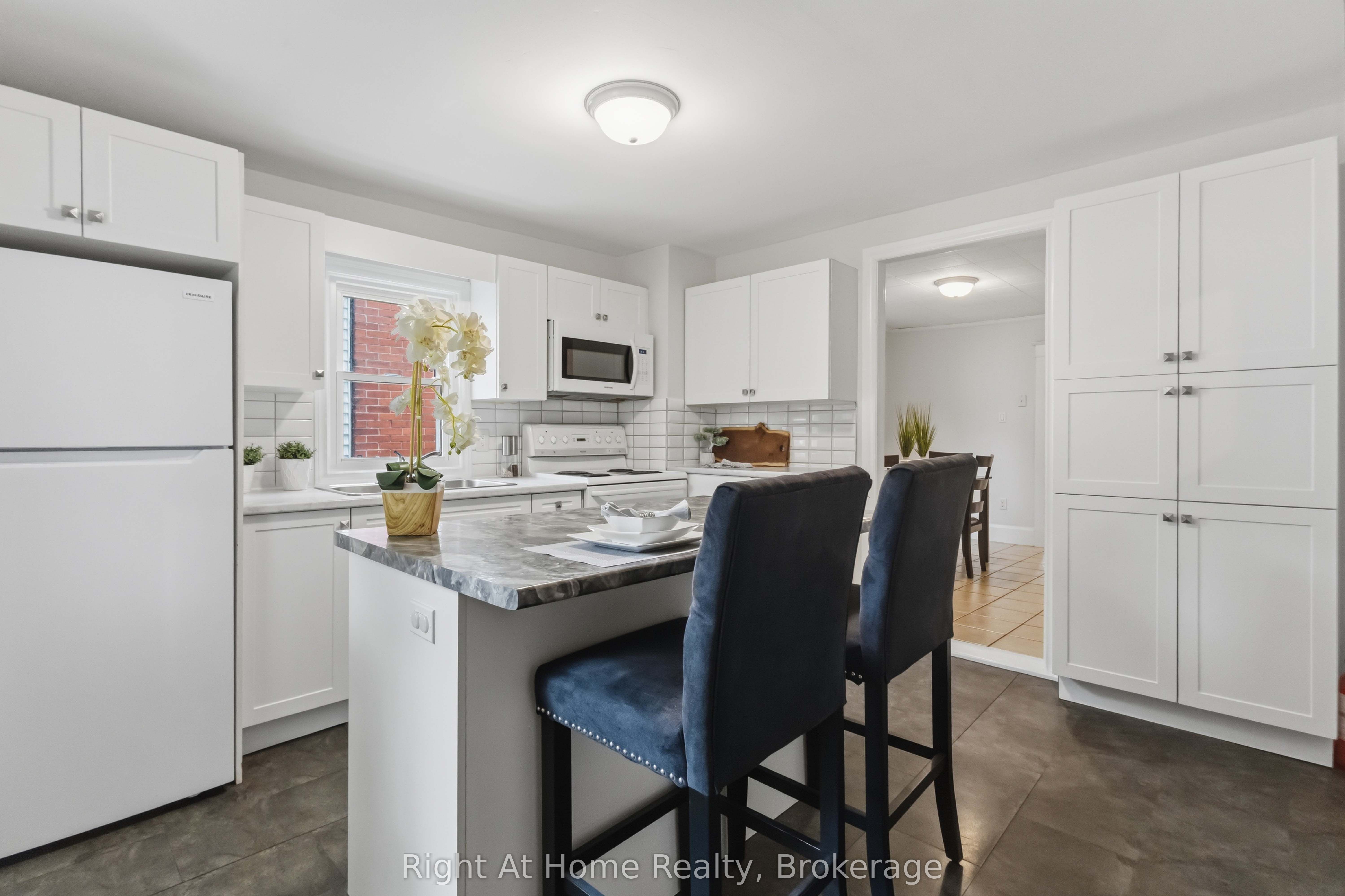 127 Montrave Avenue Property Photo 15
