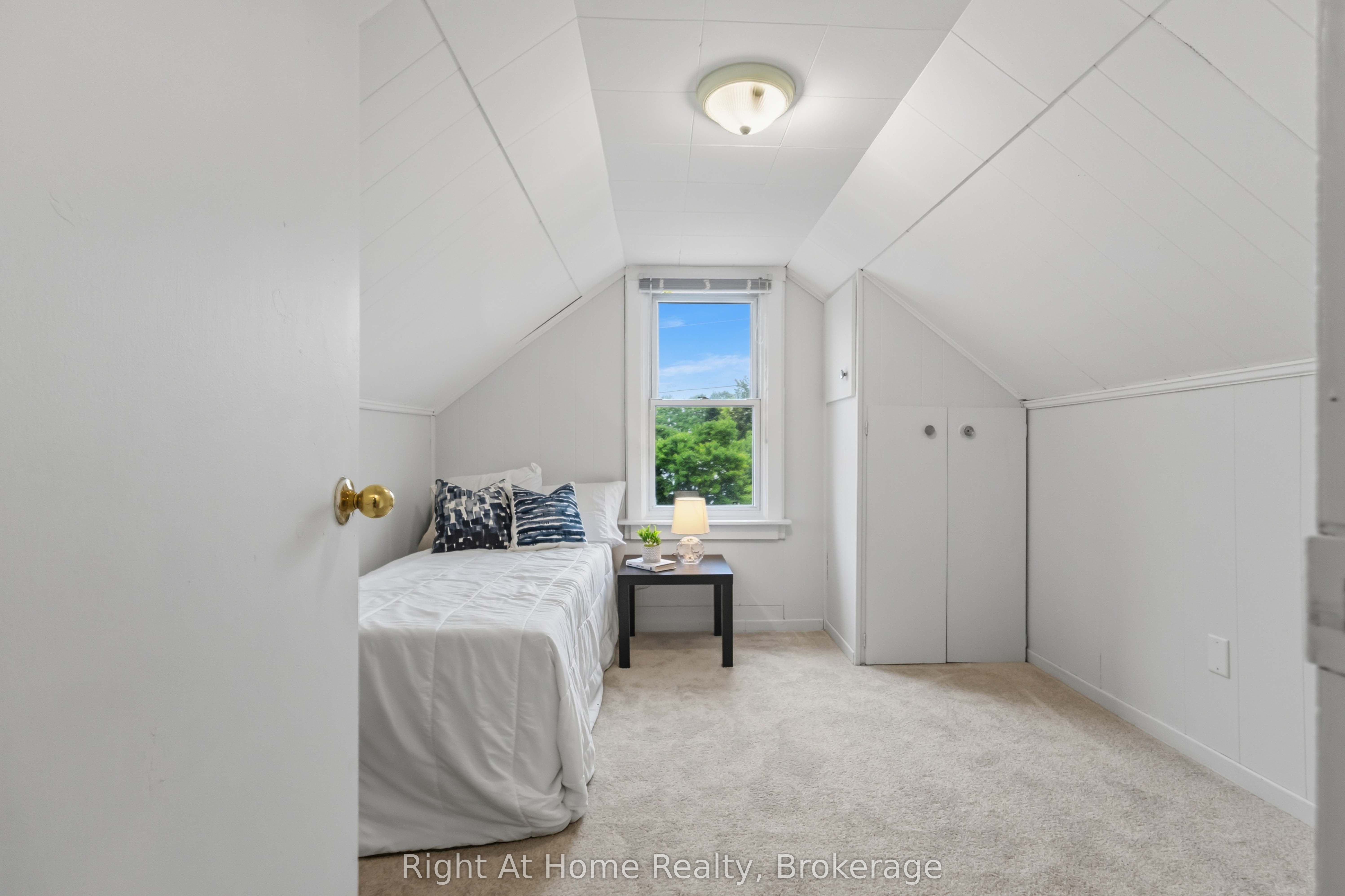 127 Montrave Avenue Property Photo 22