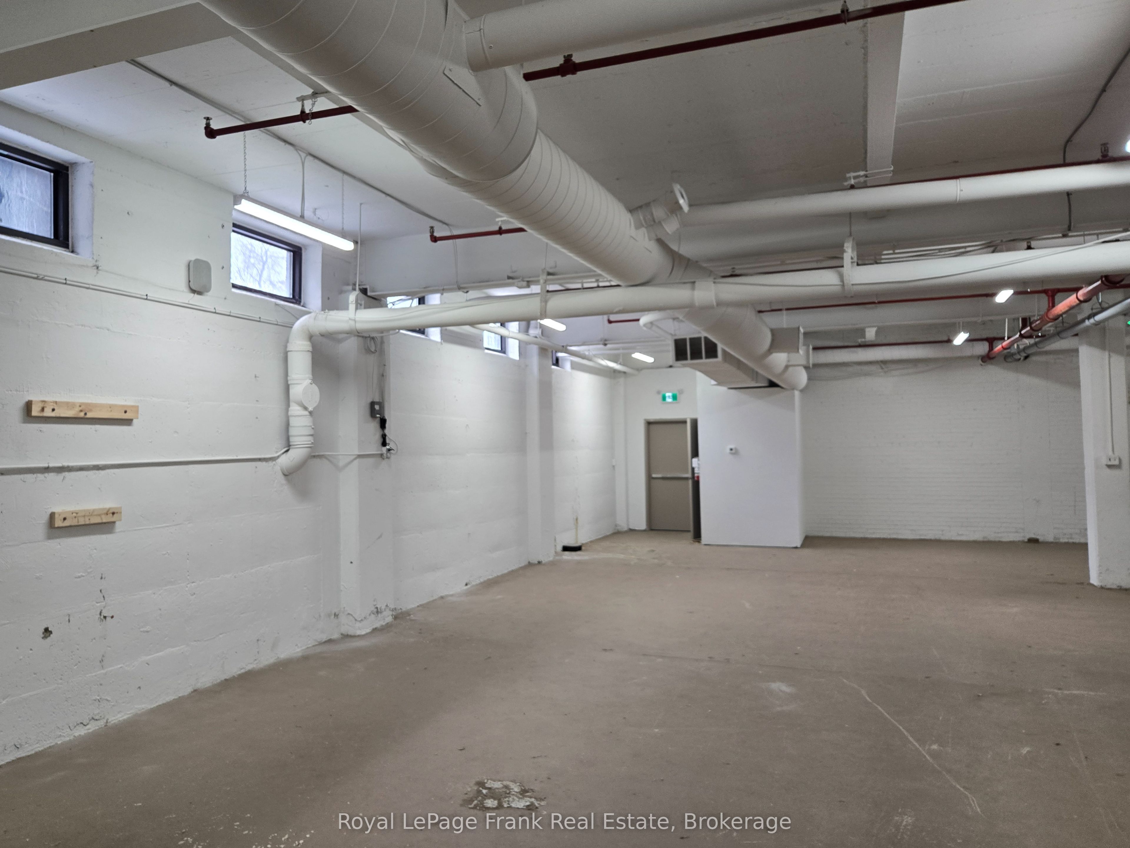 182 Wellington Street Basement Property Photo 1