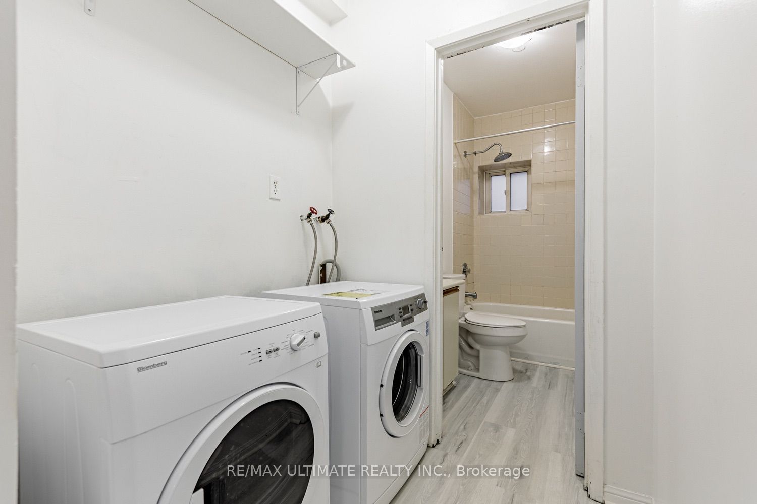996 Queen Street E 5 Property Photo 12