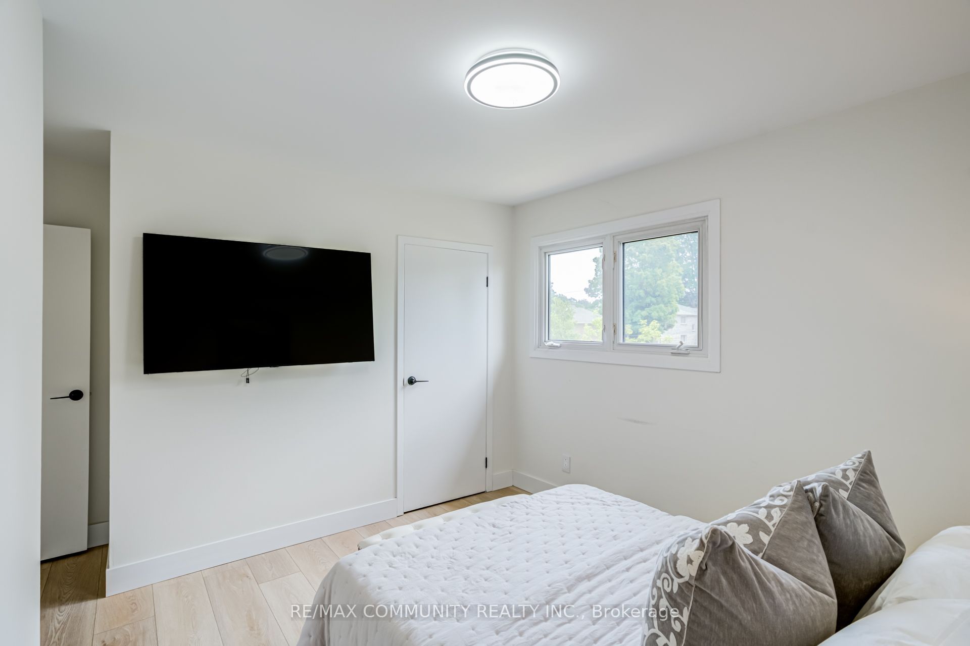 90 Euclid Avenue Property Photo 29