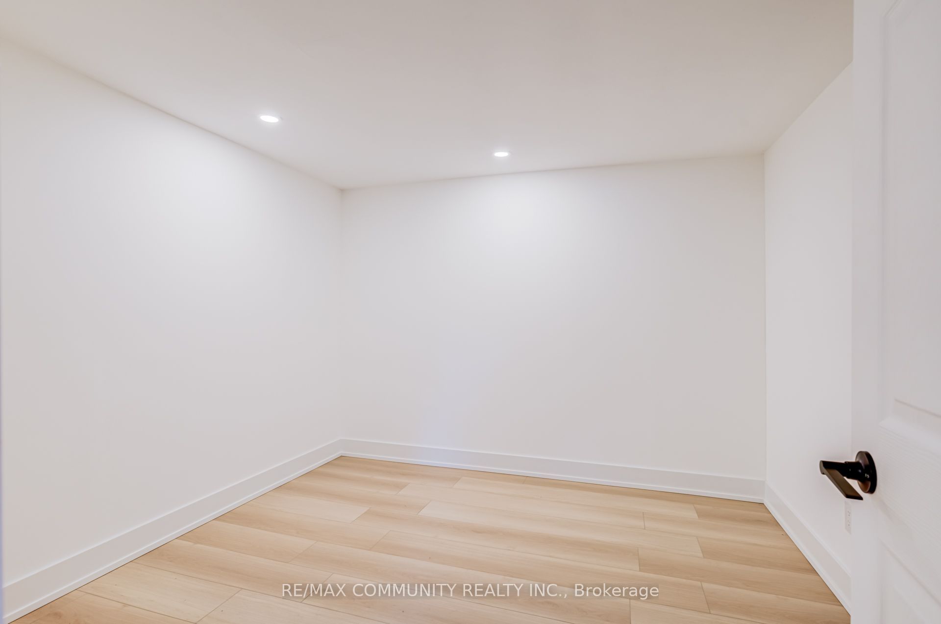 90 Euclid Avenue Property Photo 35