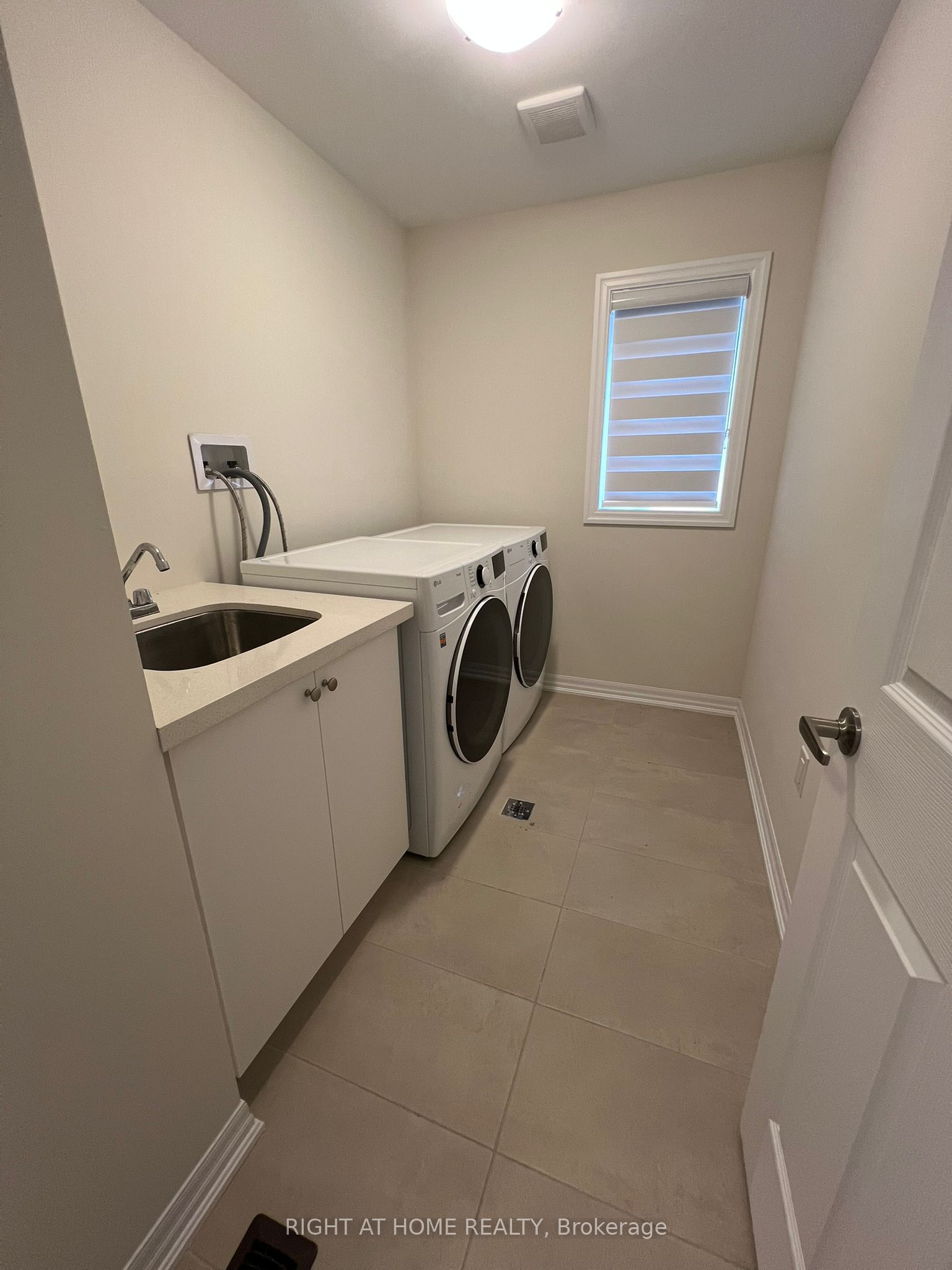 30 Northrop Avenue Property Photo 6