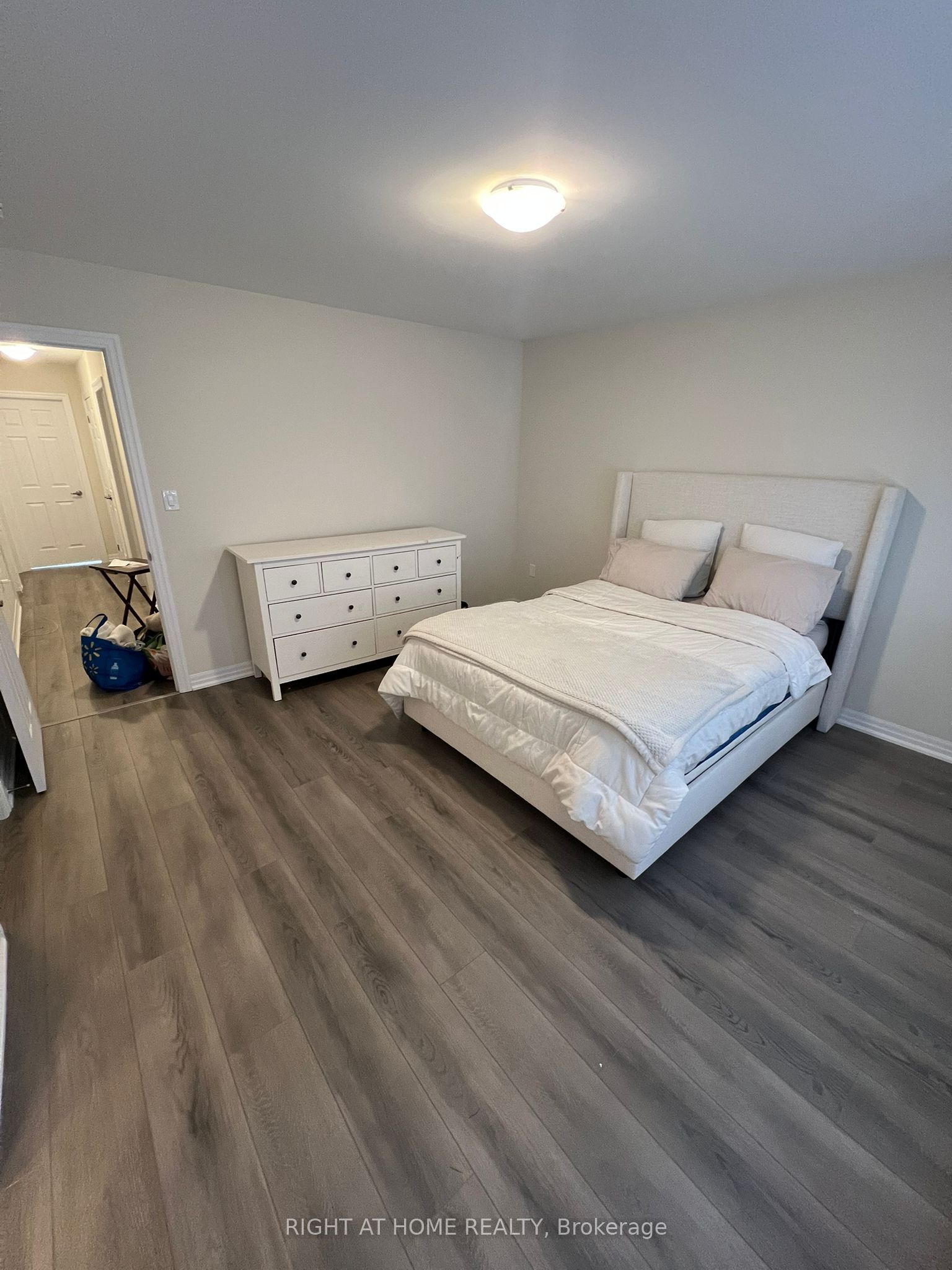 30 Northrop Avenue Property Photo 13