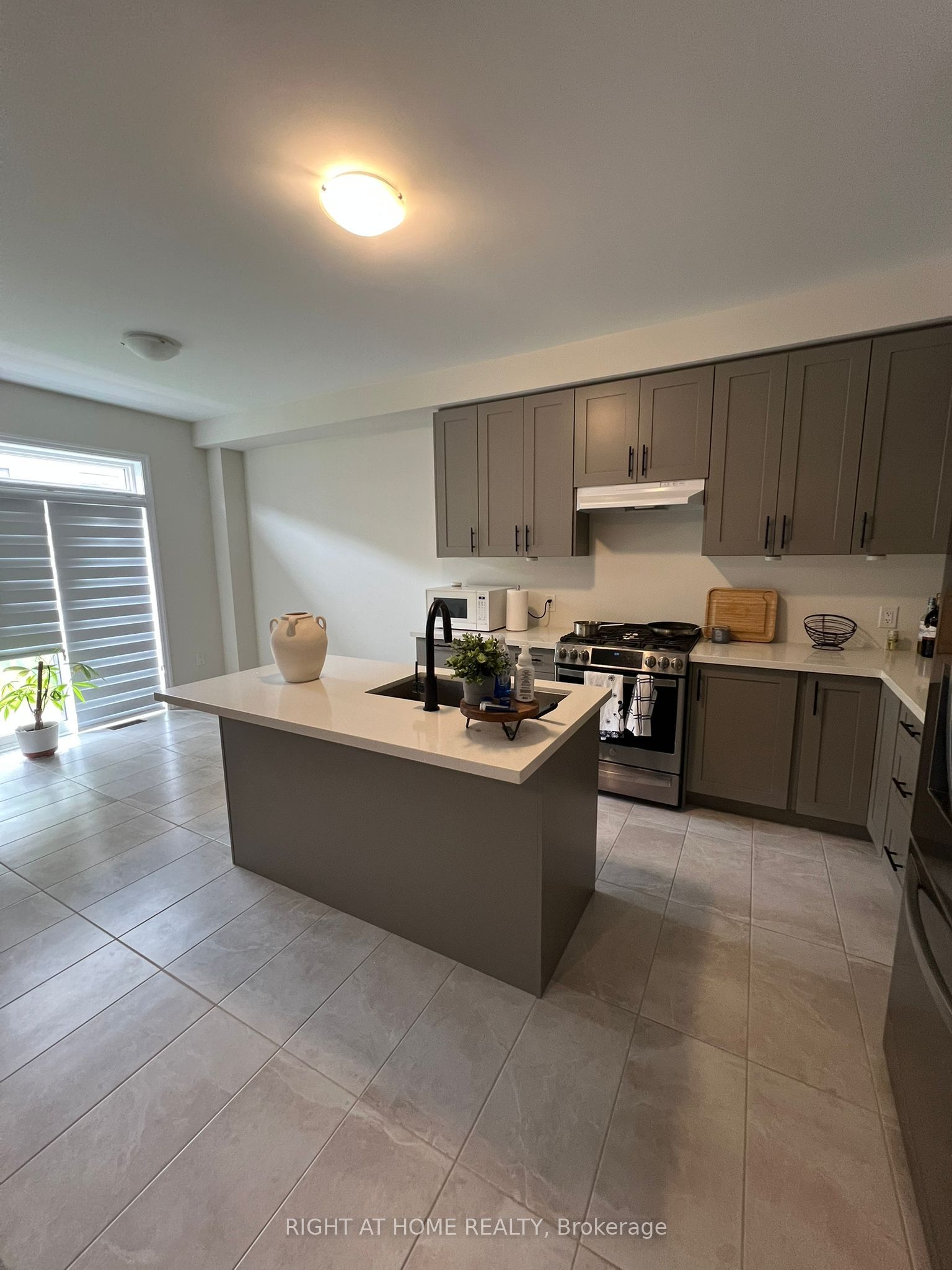 30 Northrop Avenue Property Photo 17