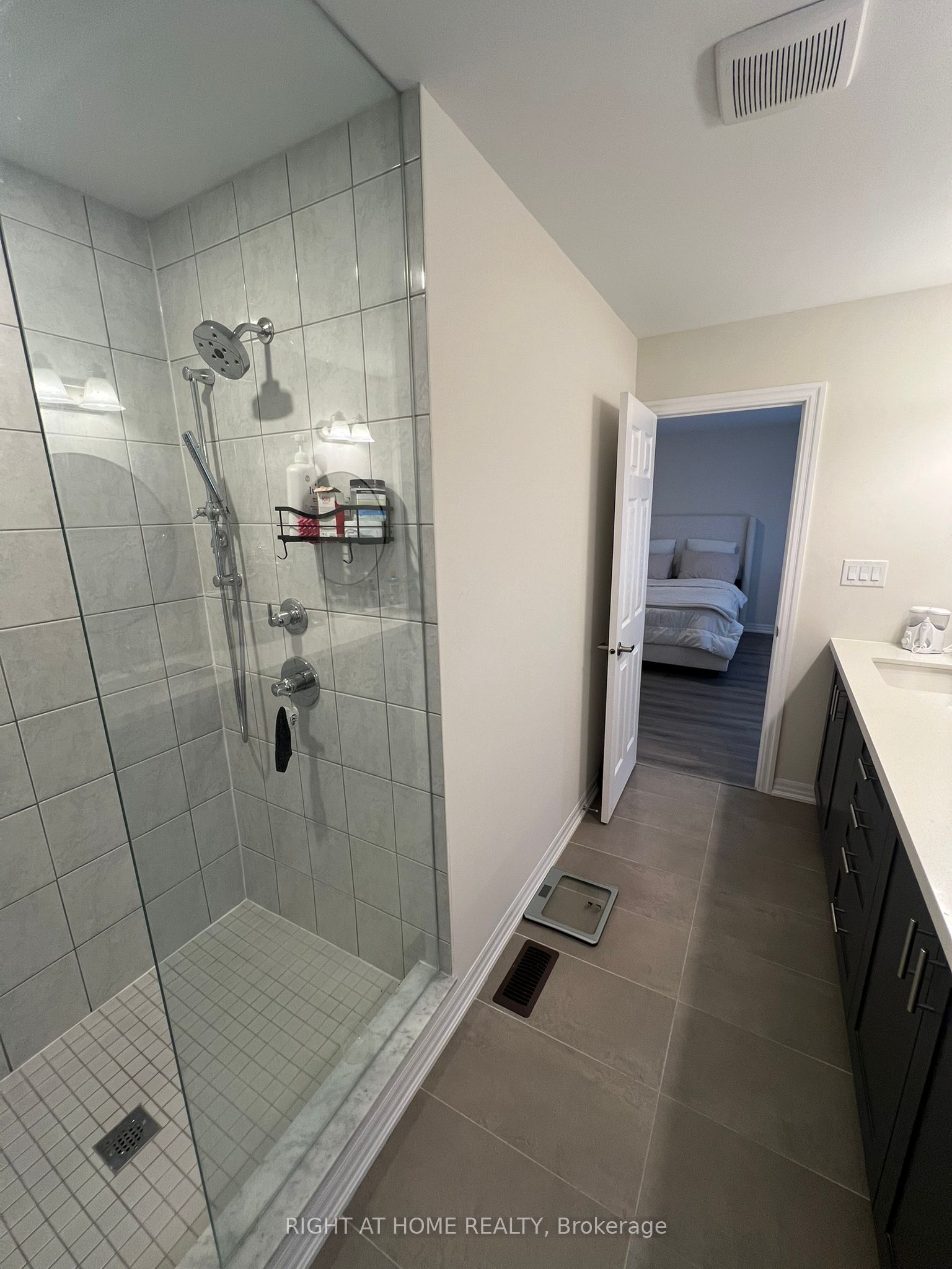 30 Northrop Avenue Property Photo 20