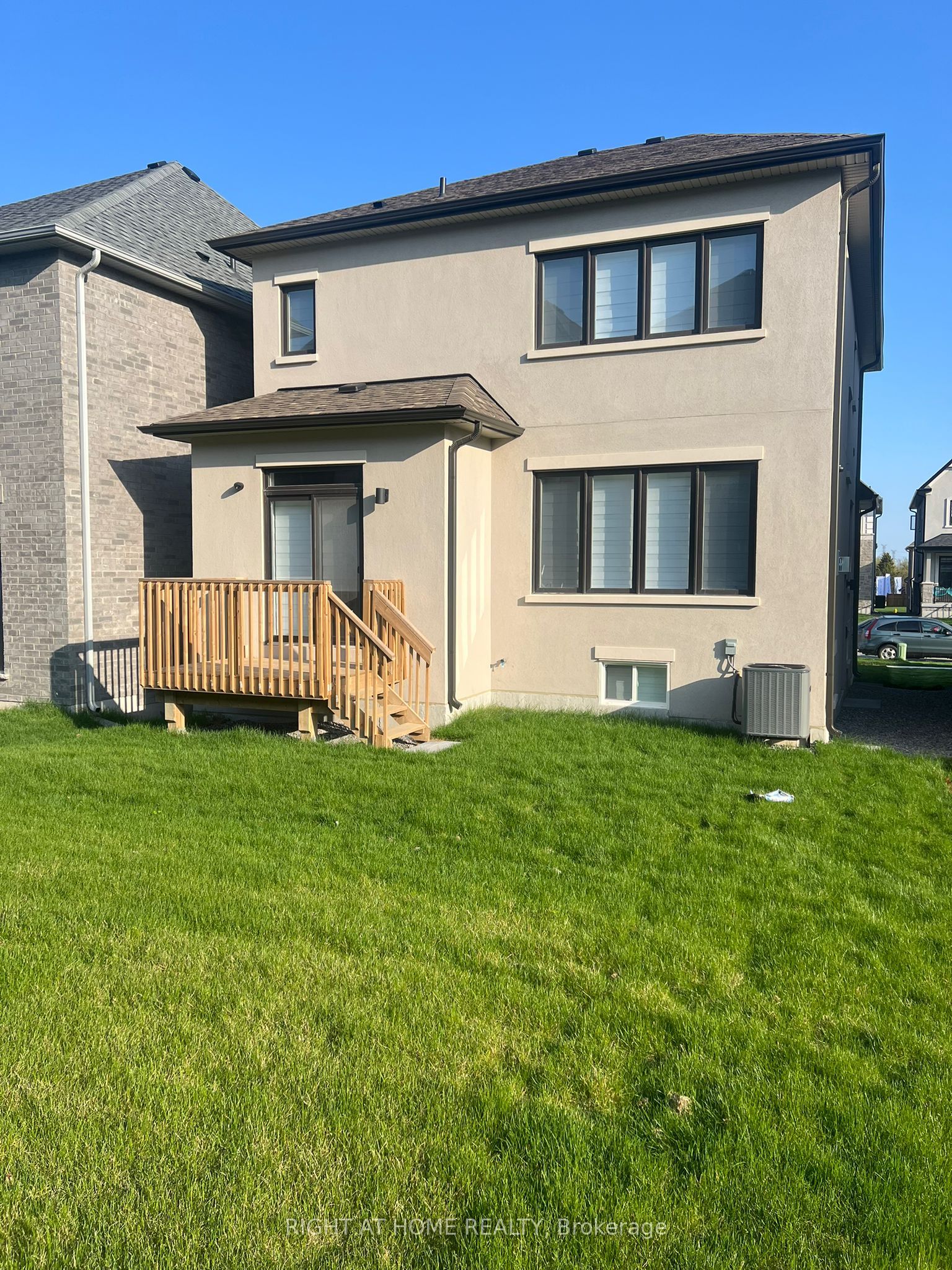 30 Northrop Avenue Property Photo 25