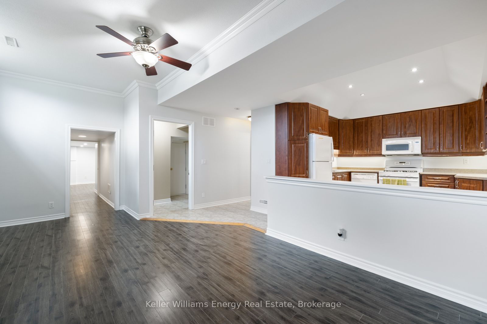 566 Dean Avenue Lower Property Photo 8