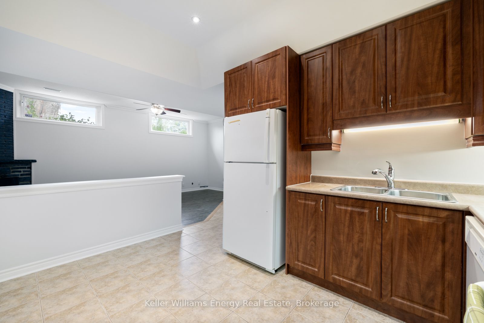 566 Dean Avenue Lower Property Photo 12