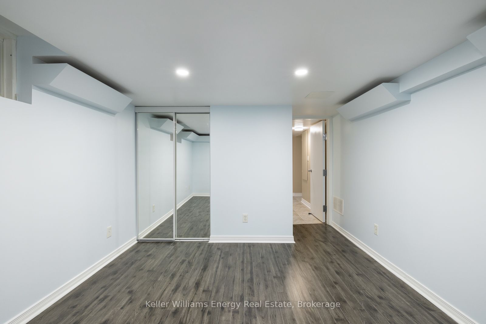 566 Dean Avenue Lower Property Photo 25