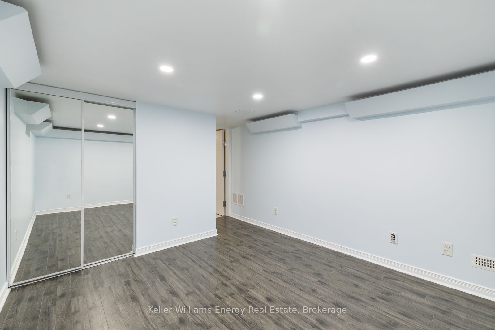566 Dean Avenue Lower Property Photo 26