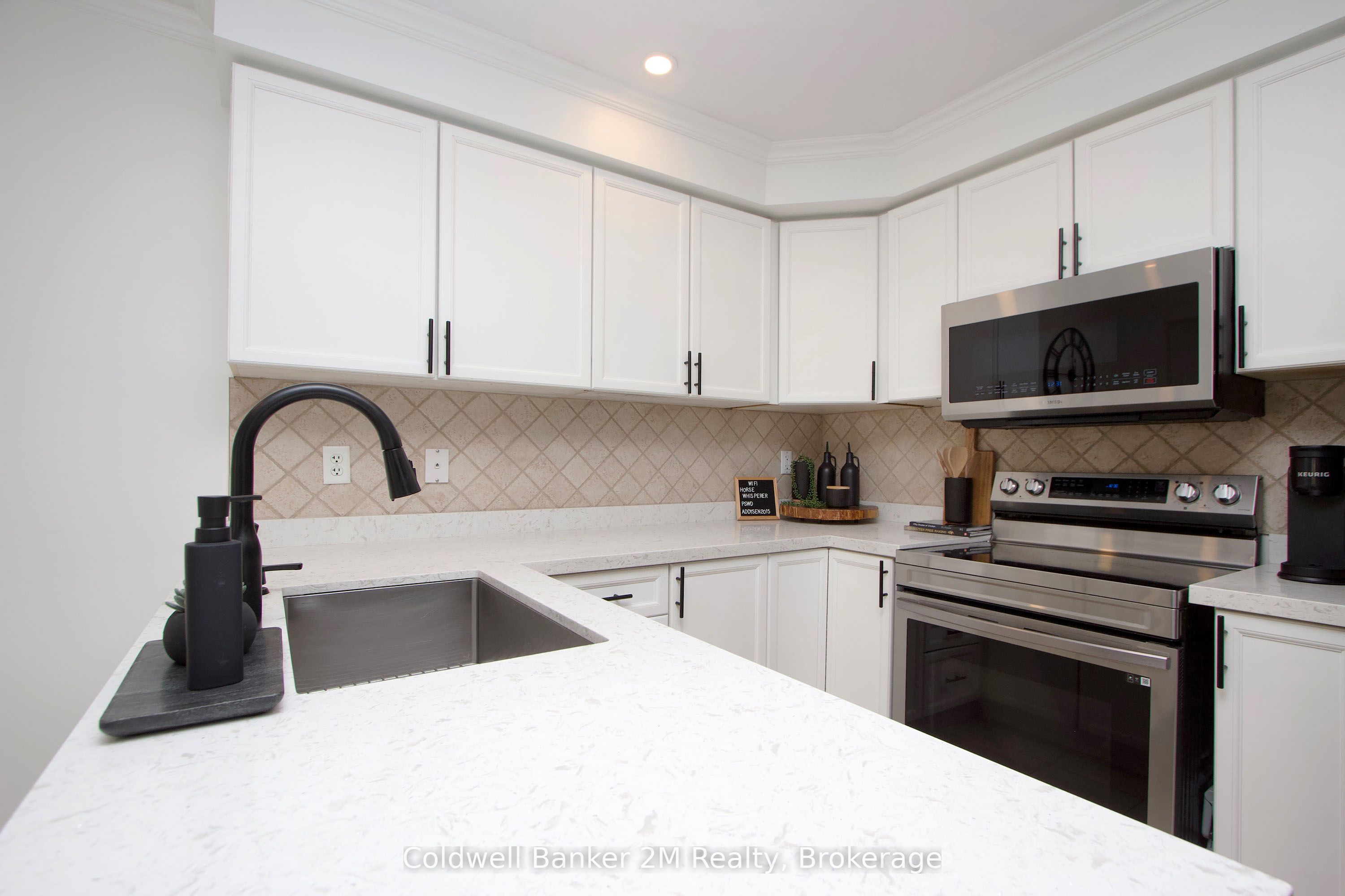 10 Eldad Drive Property Photo 7