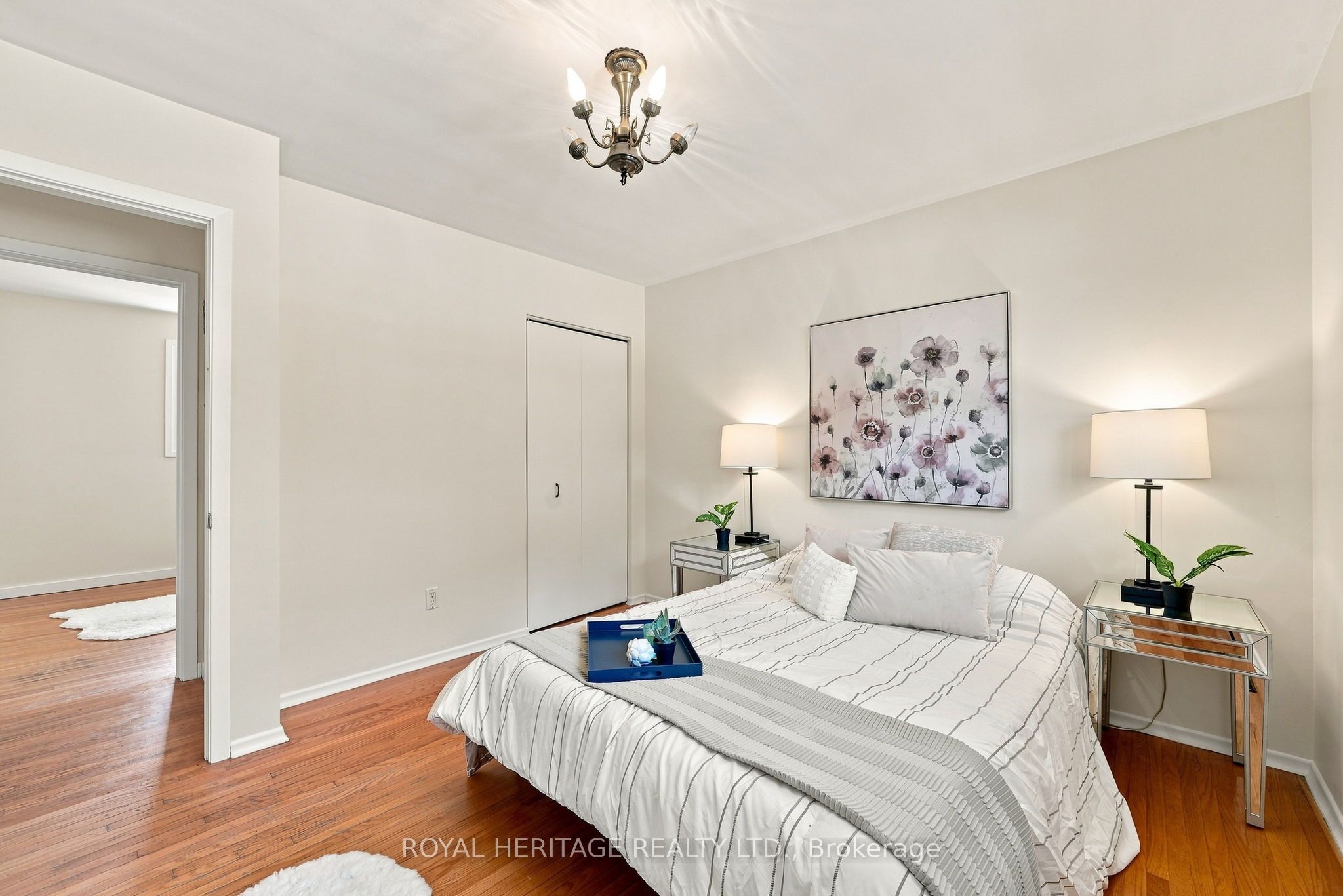 471 Rossland Road E Property Photo 21