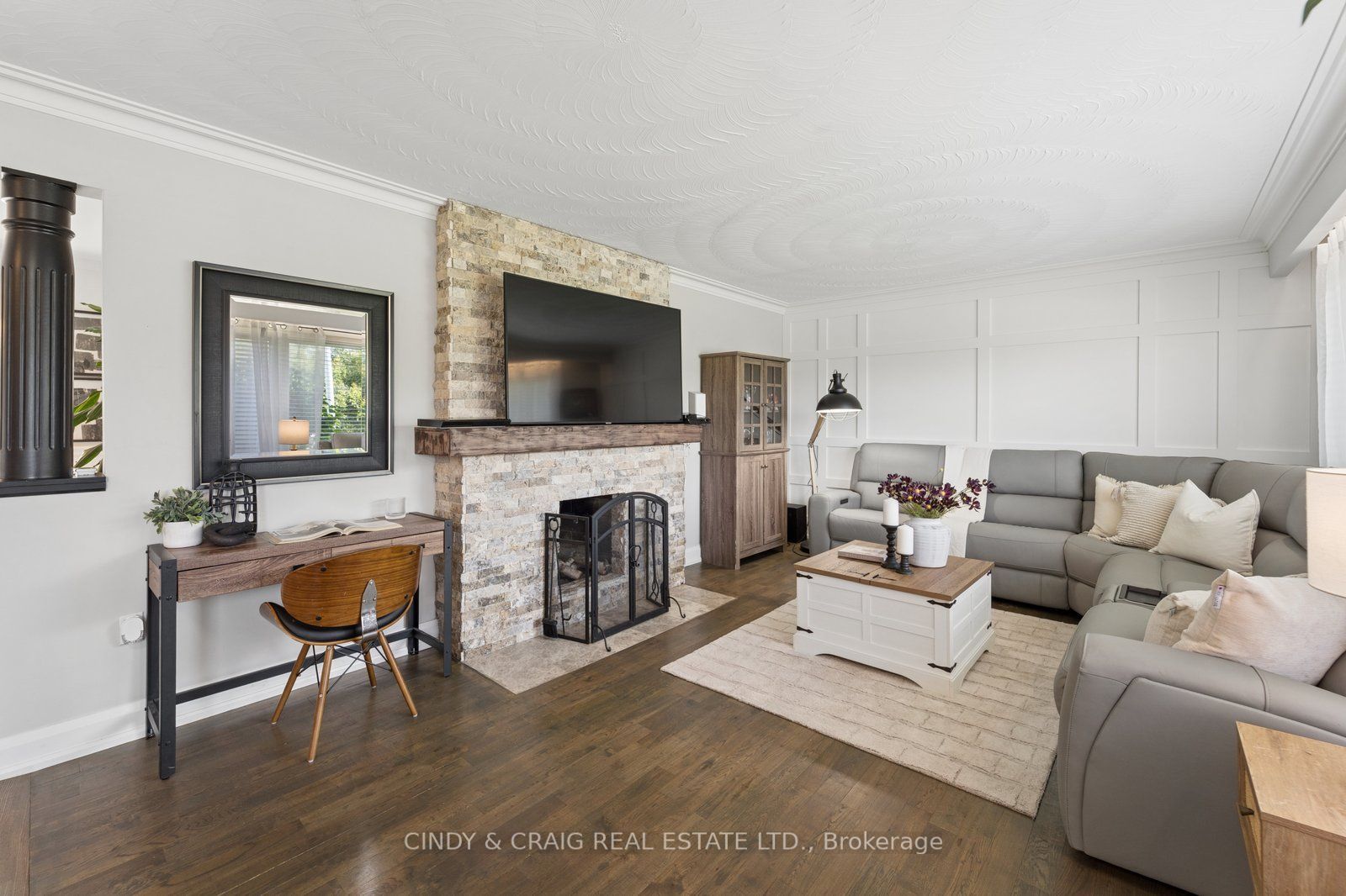 1707 Highway 2 Road Property Photo 2