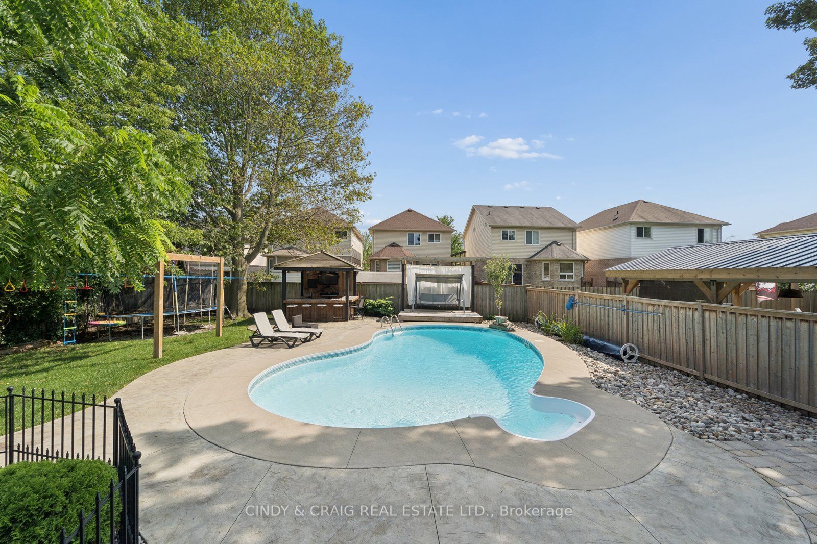 1707 Highway 2 Road Property Photo 15