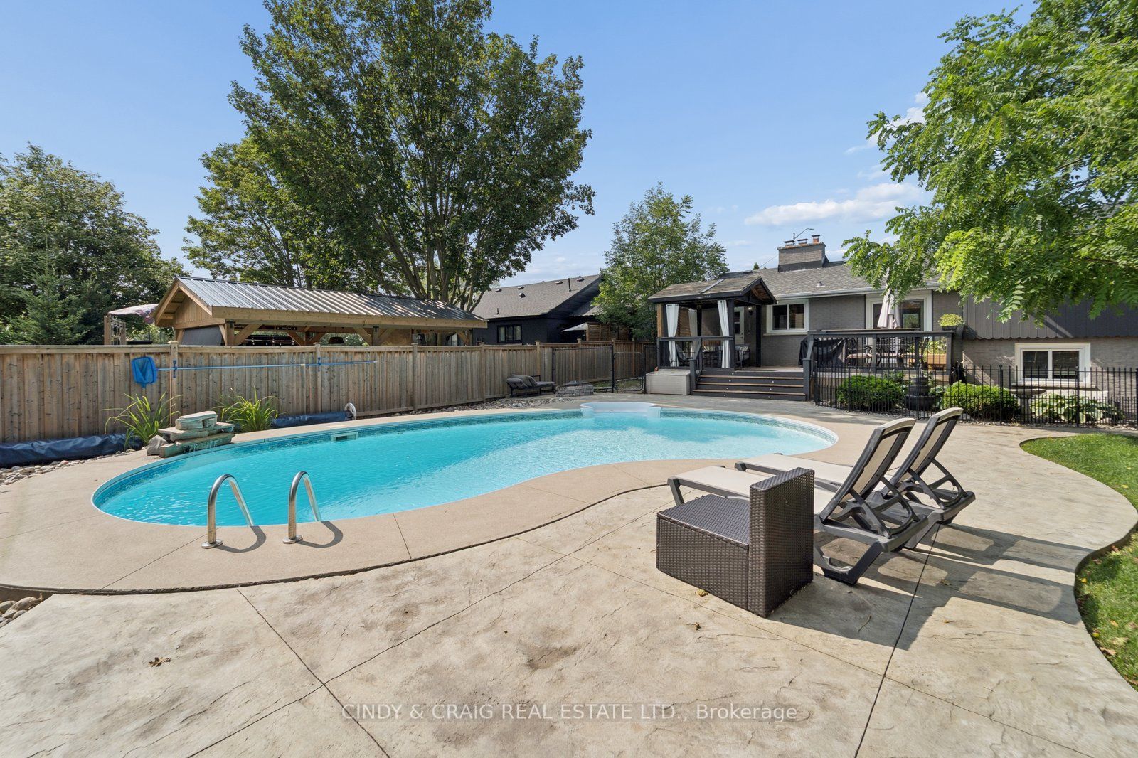 1707 Highway 2 Road Property Photo 16