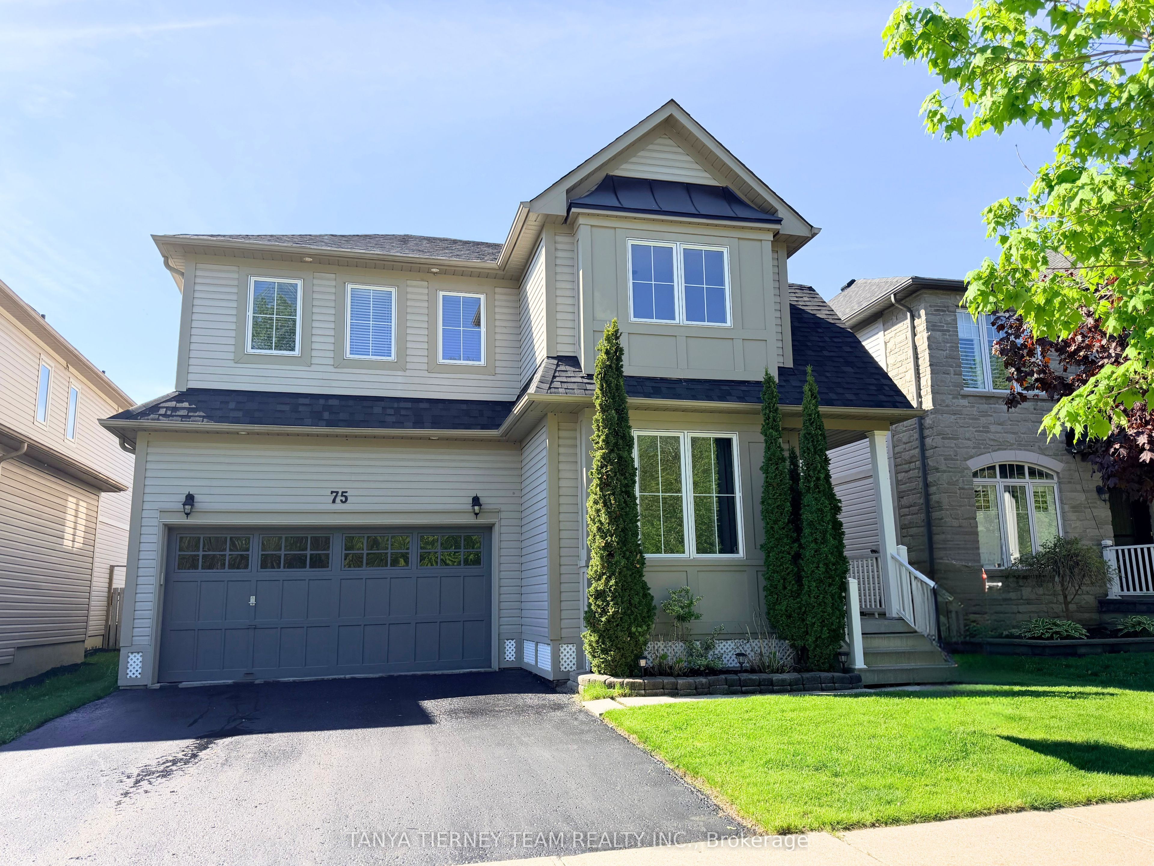 75 Robert Attersley Drive E Property Photo 1