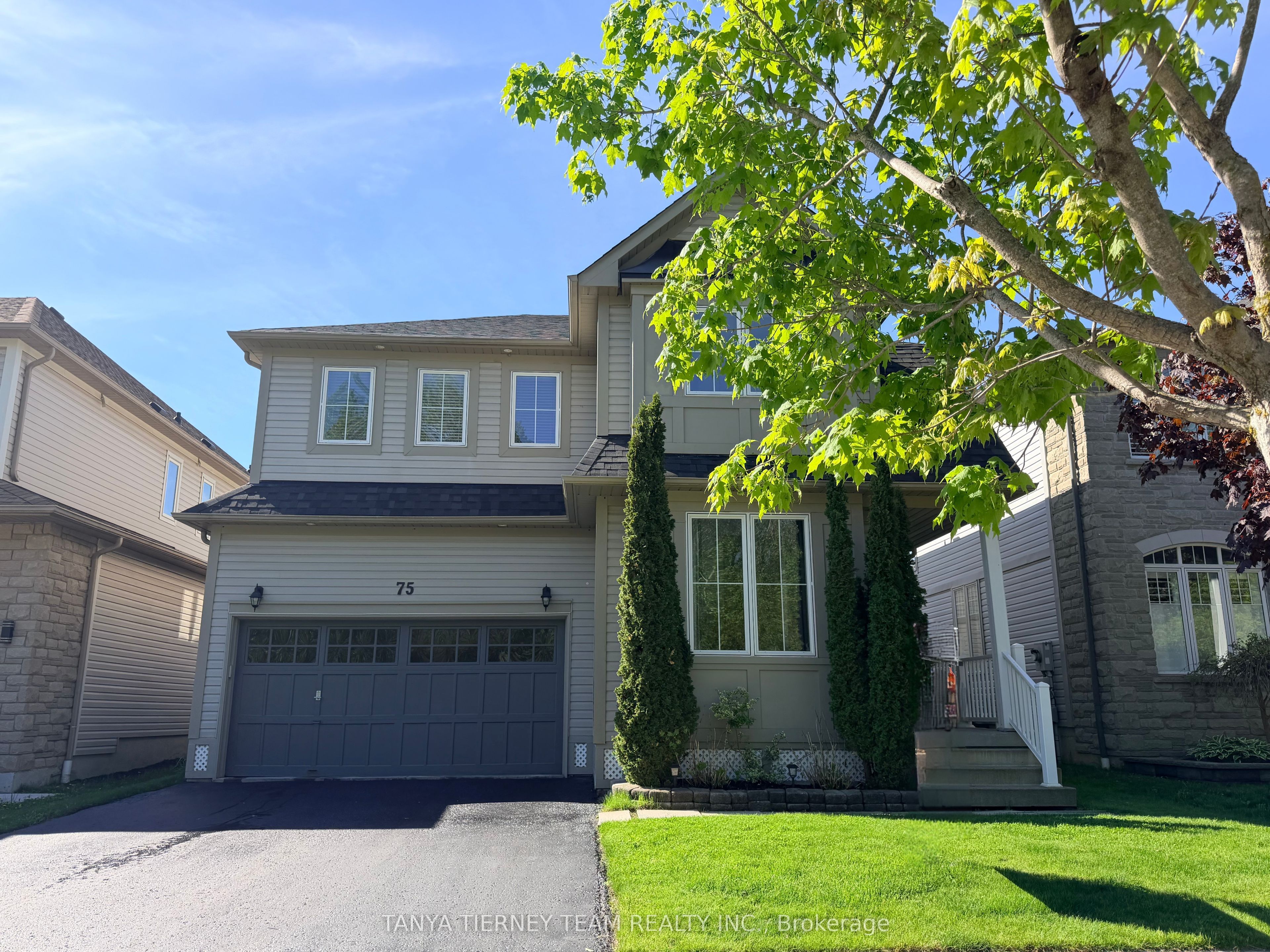 75 Robert Attersley Drive E Property Photo 3