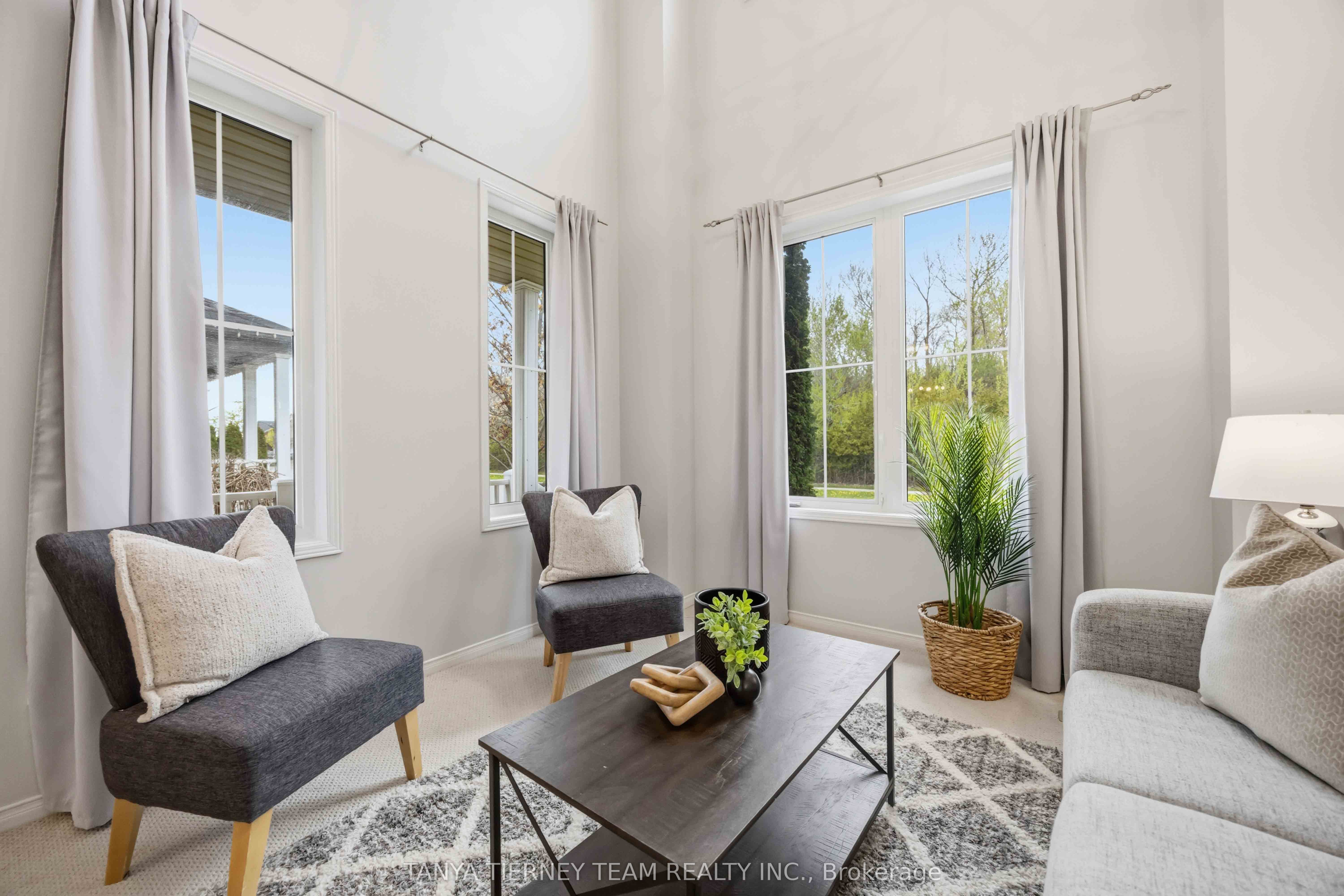 75 Robert Attersley Drive E Property Photo 8