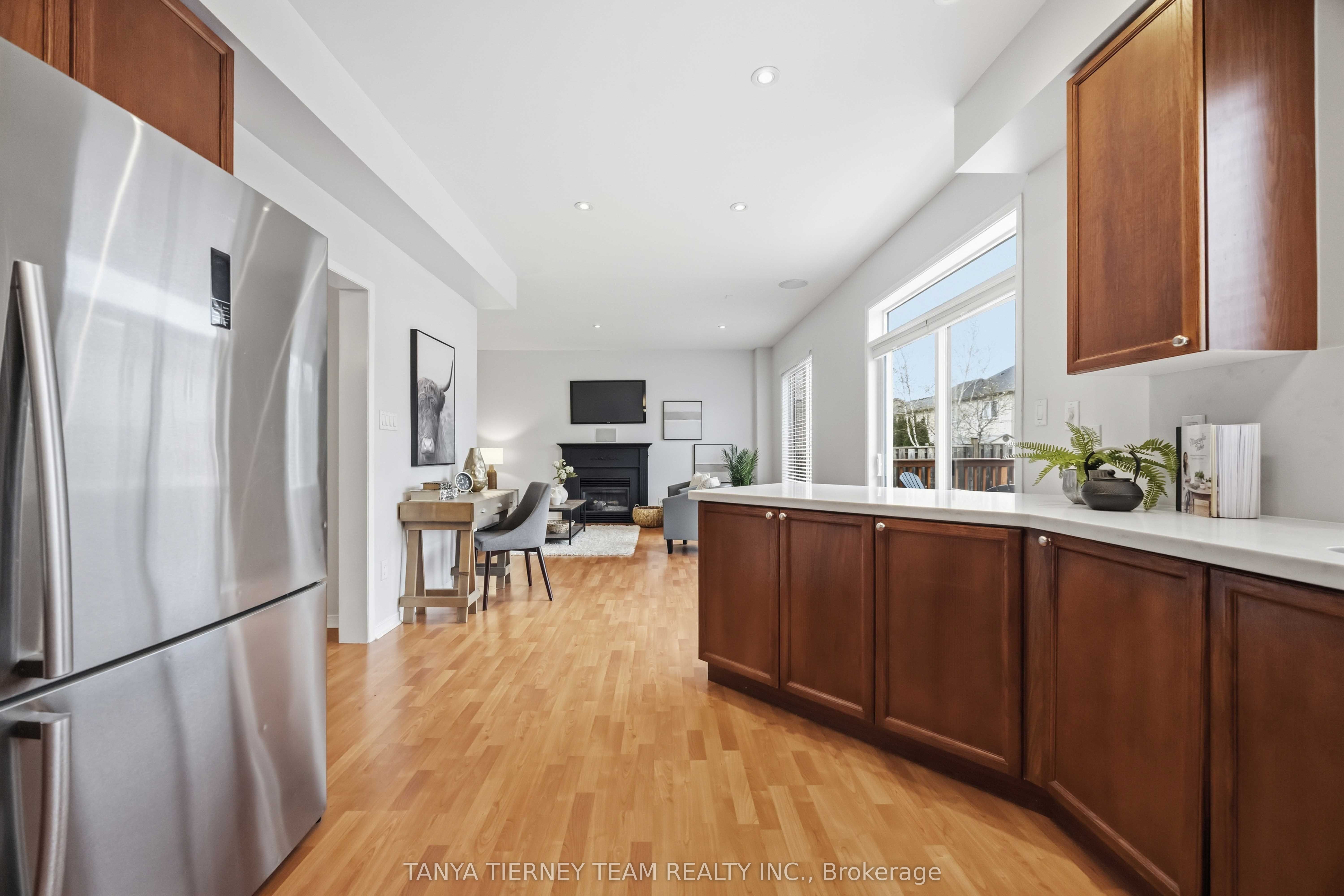 75 Robert Attersley Drive E Property Photo 19