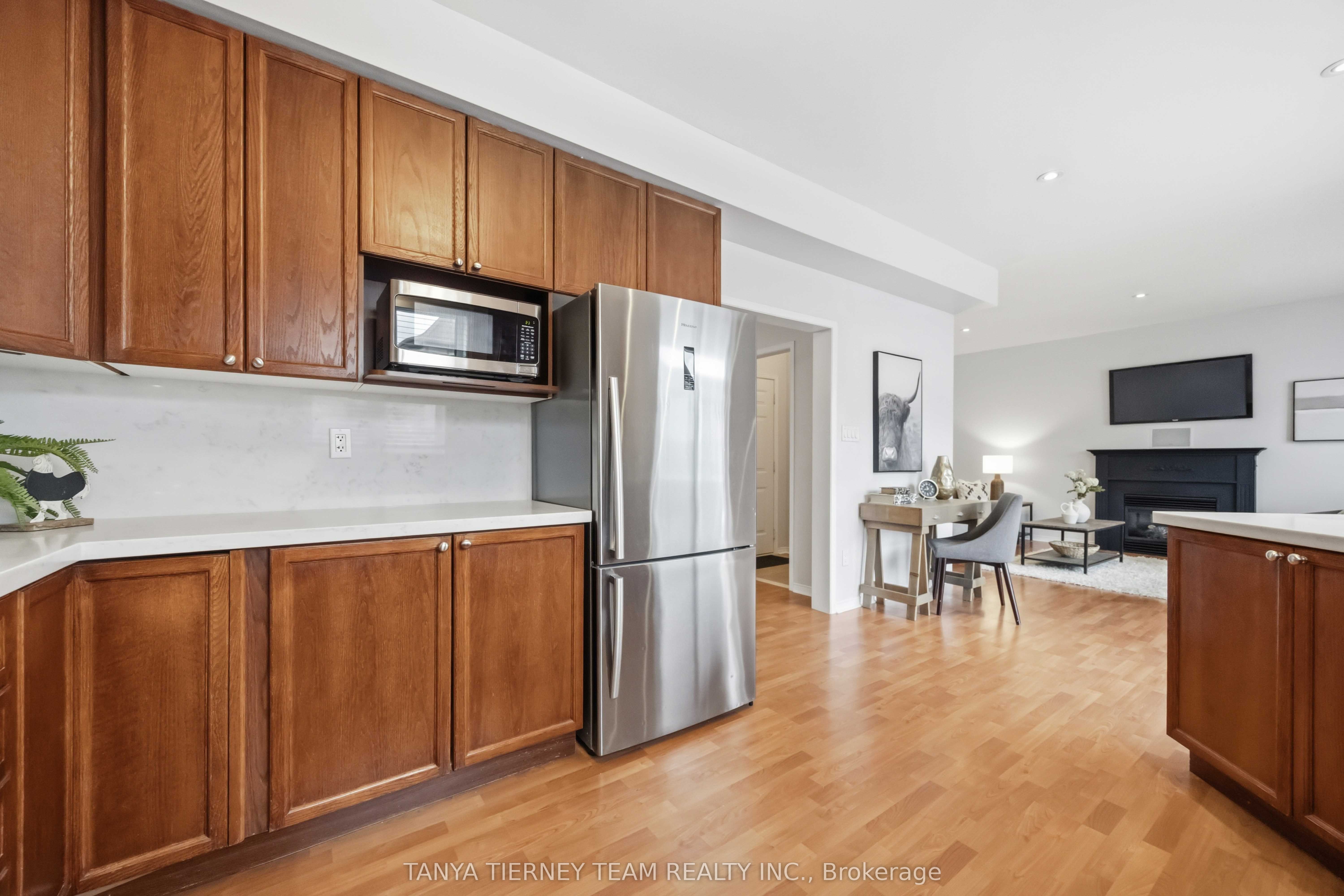 75 Robert Attersley Drive E Property Photo 20
