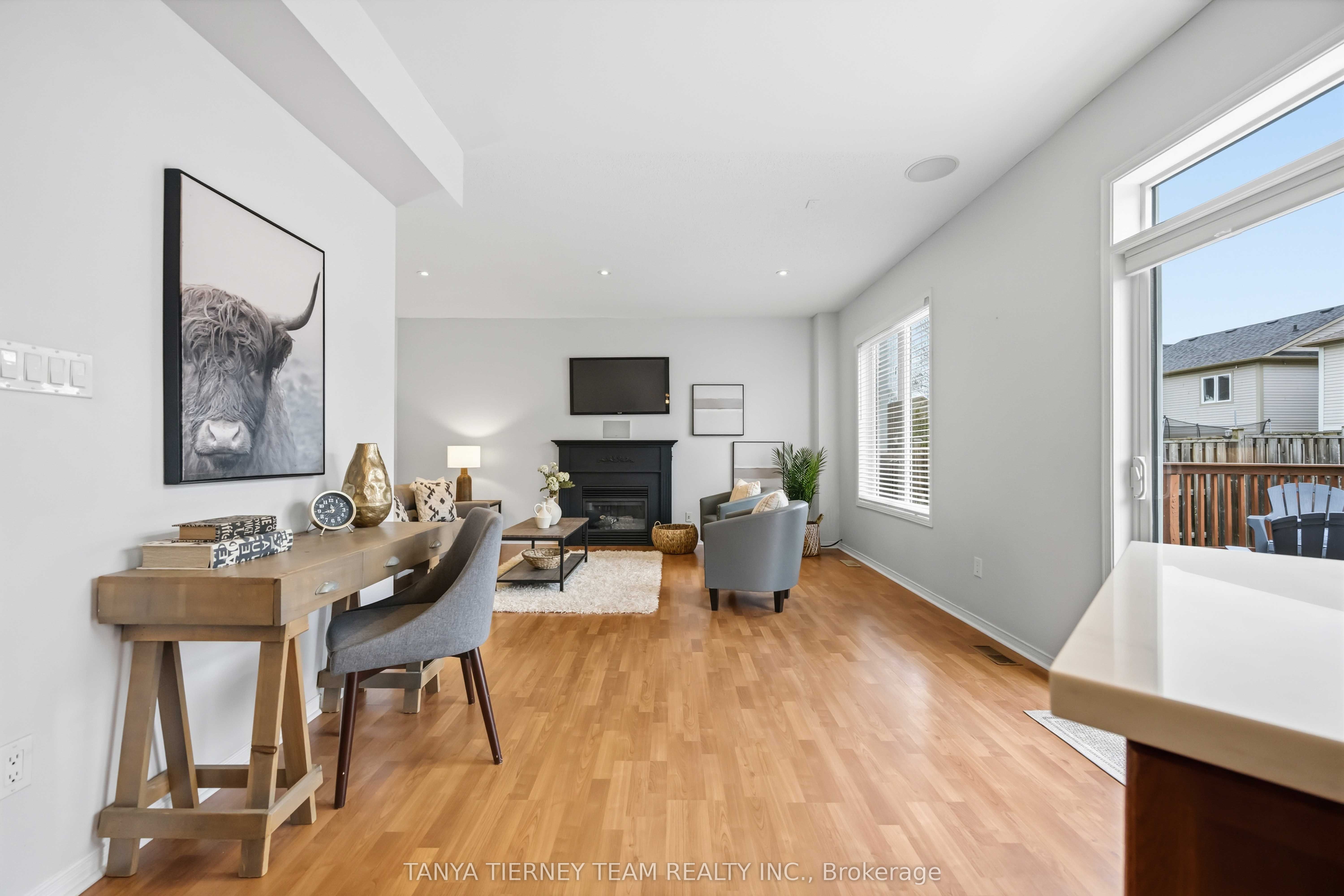 75 Robert Attersley Drive E Property Photo 21