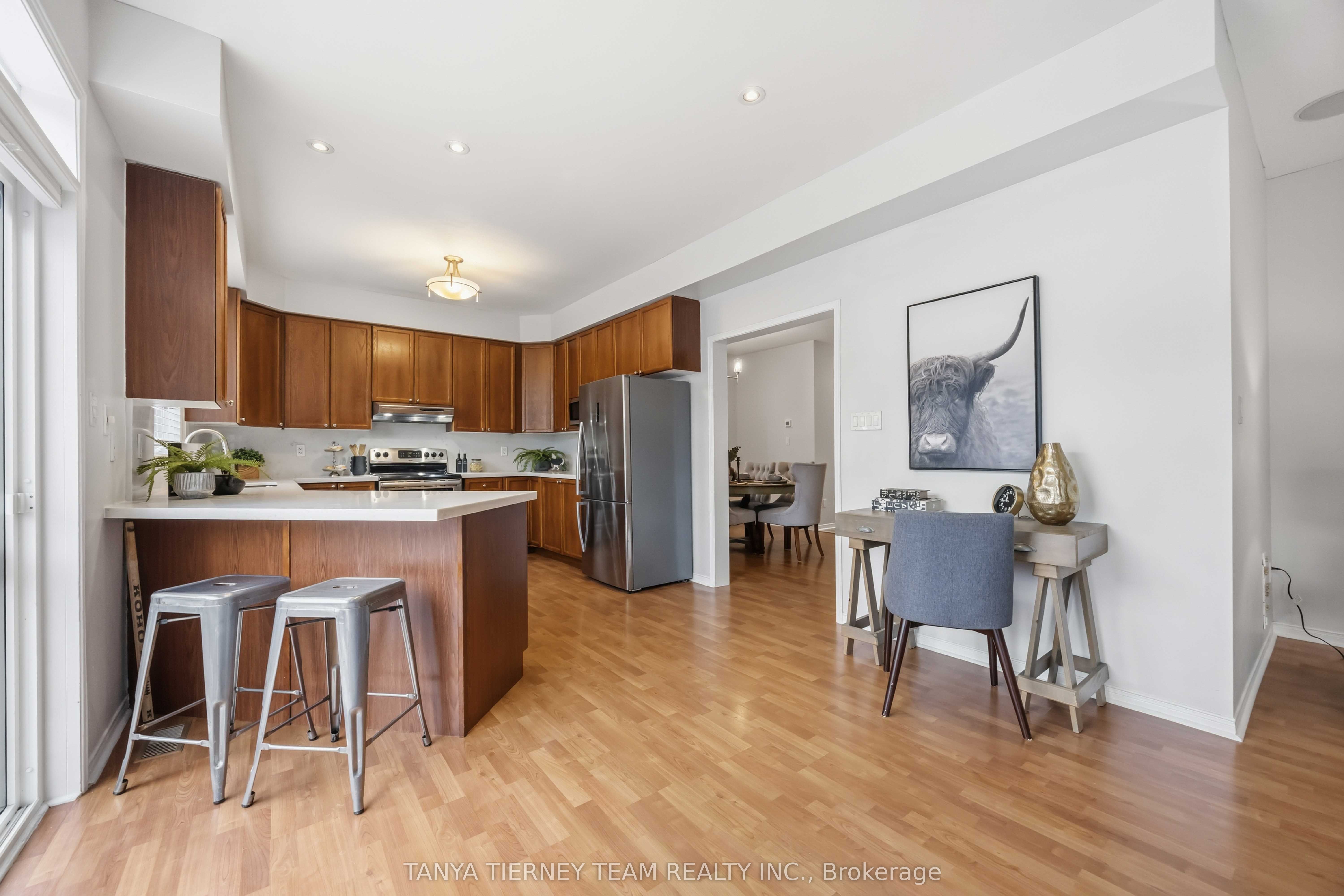 75 Robert Attersley Drive E Property Photo 22